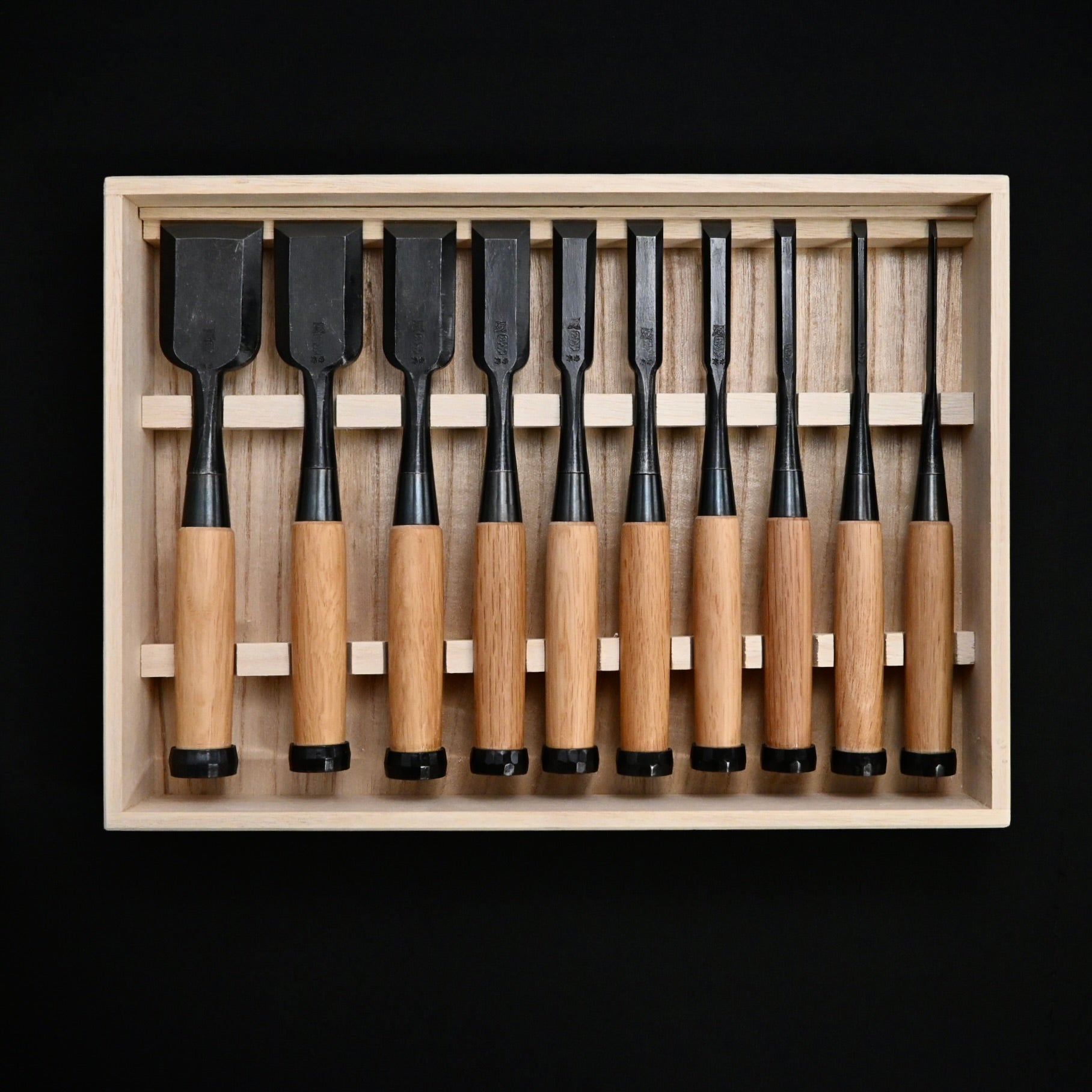 #2 Ouchi Bench chisels set by Ouchi 4th generationRed Oak Handles 四代目 宗家大内 追入組鑿 赤樫柄 桐箱付 Oirenomi