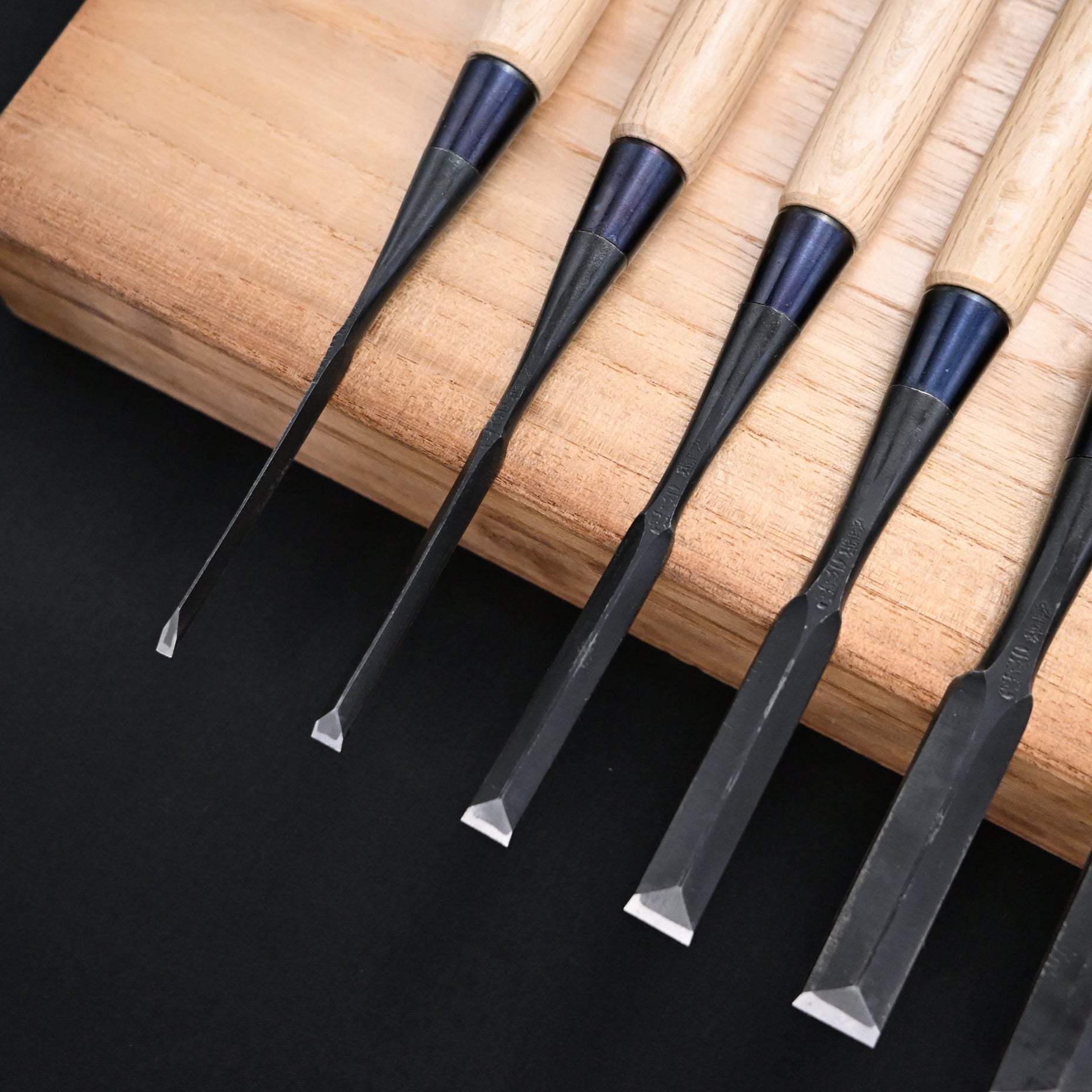 二治弘 鎬 追入鑿 今井忠太郎作 Nijihiro Dovetail Bench chisels by Chuutarou Imai
