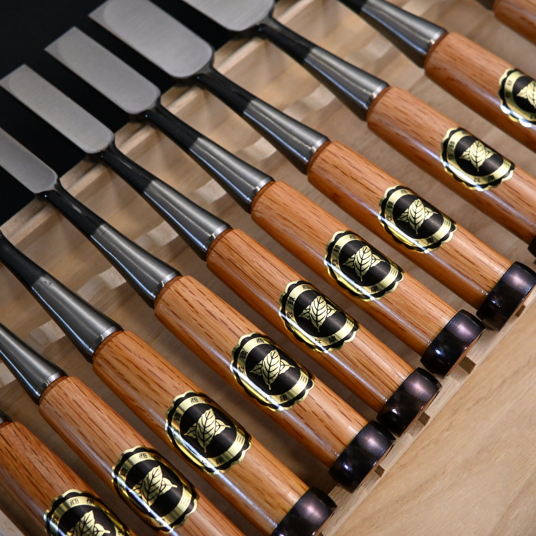 #6 Ouchi Bench chisels set Red Oak Handle by Ouchi 宗家大内 追入組鑿 赤樫柄 桐箱付