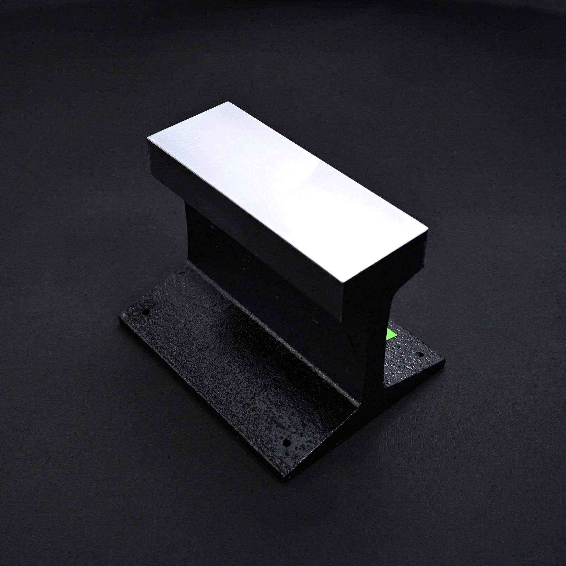 土牛 レール床 Rail Anvil by Dogyu