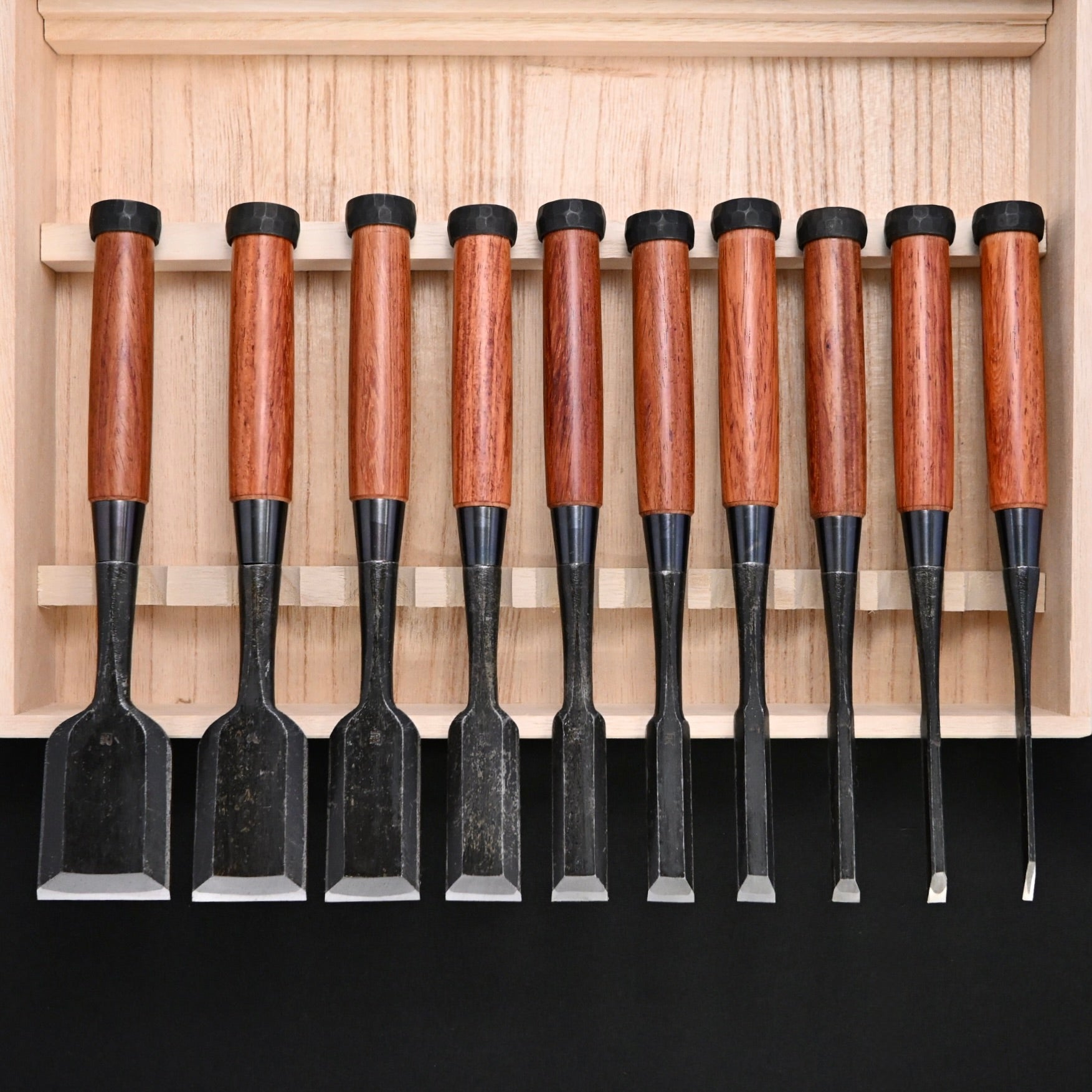 Kanetake Bench chisels set with rosewood Handle by Takahashi Norikazu 高橋典三作 カネ武 追入組鑿 紫檀柄
