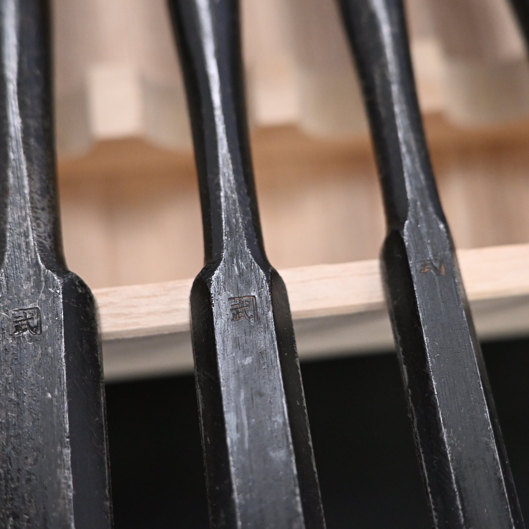 Kanetake Bench chisels set with rosewood Handle by Takahashi Norikazu 高橋典三作 カネ武 追入組鑿 紫檀柄