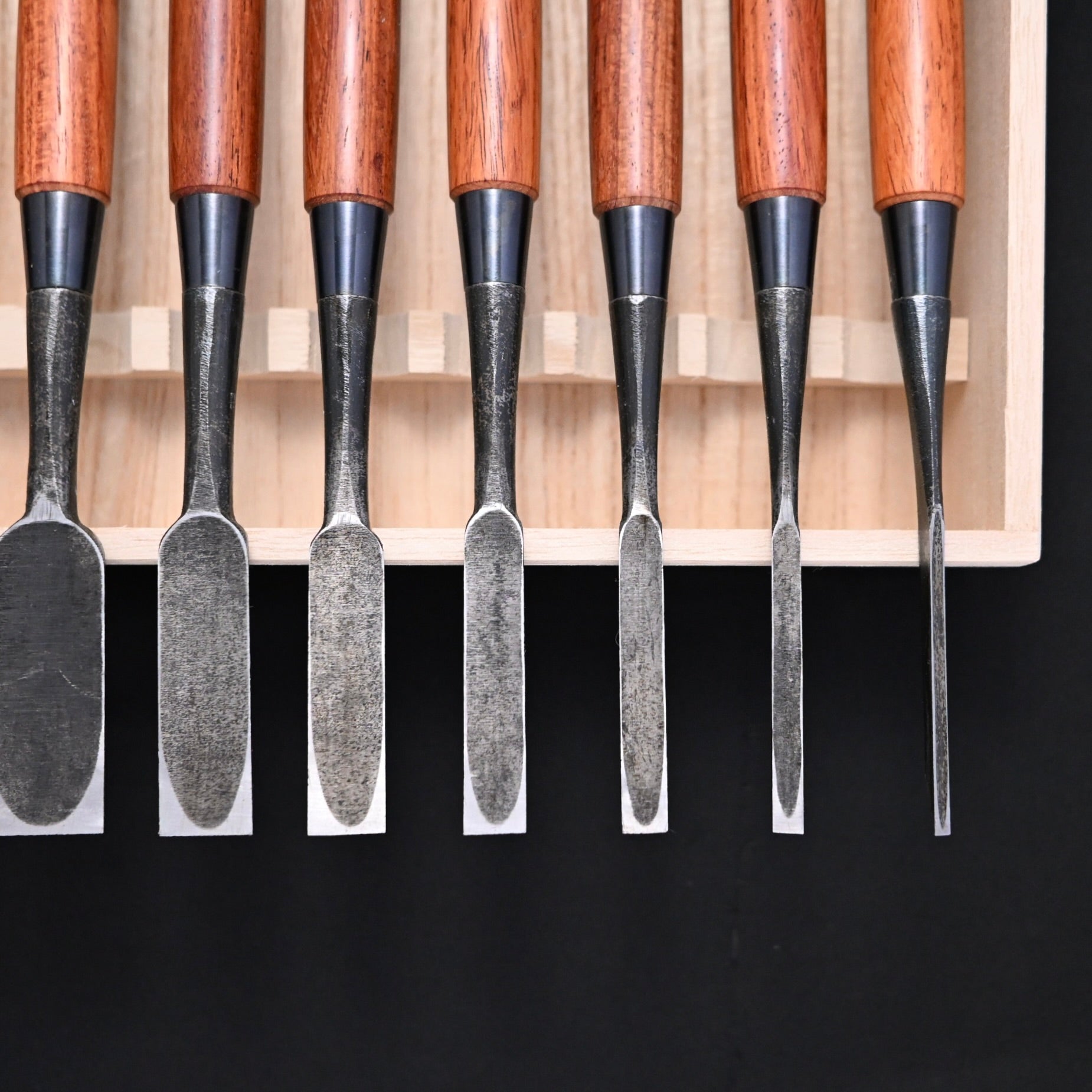 Kanetake Bench chisels set with rosewood Handle by Takahashi Norikazu 高橋典三作 カネ武 追入組鑿 紫檀柄