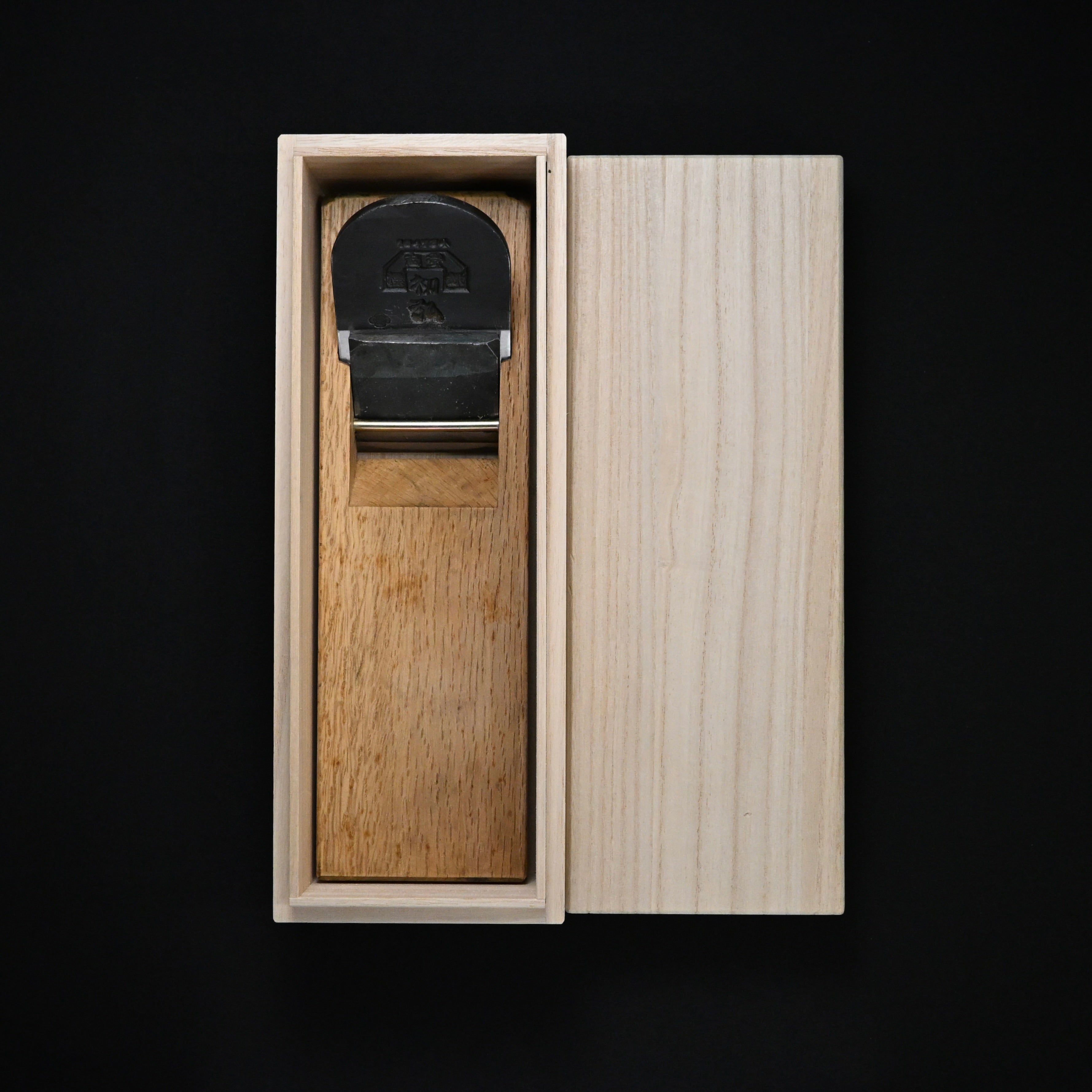 Used Hatsuhiro Smoothing Plane (Kanna) △ triangular stamp 中古 掘出し物 初弘 △ 仕上鉋 70mm