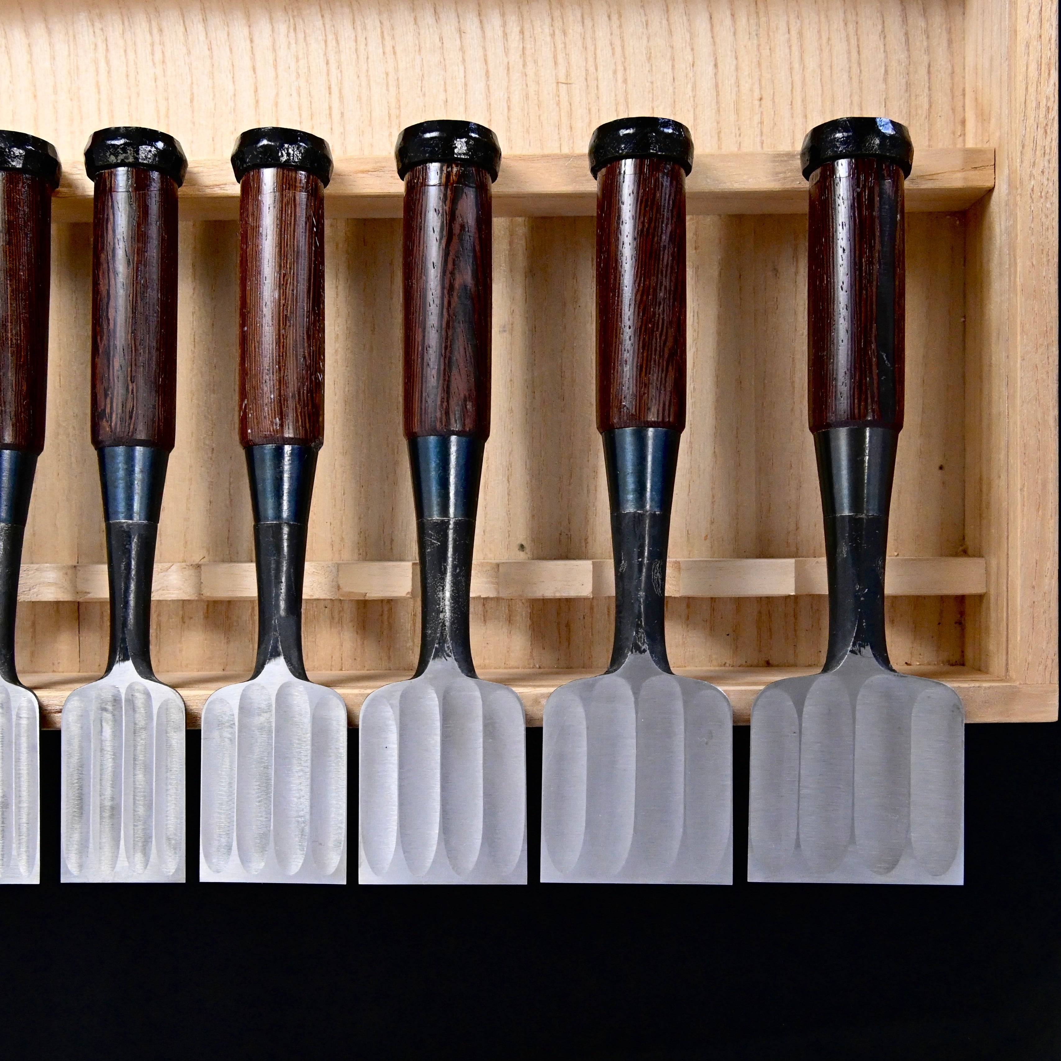 希少品 二代越孝 黒打 四ツ裏 磨仕上 20本組鑿 白紙鋼 Authentic Vintage Koshitaka Second Generation 20pc chisels set