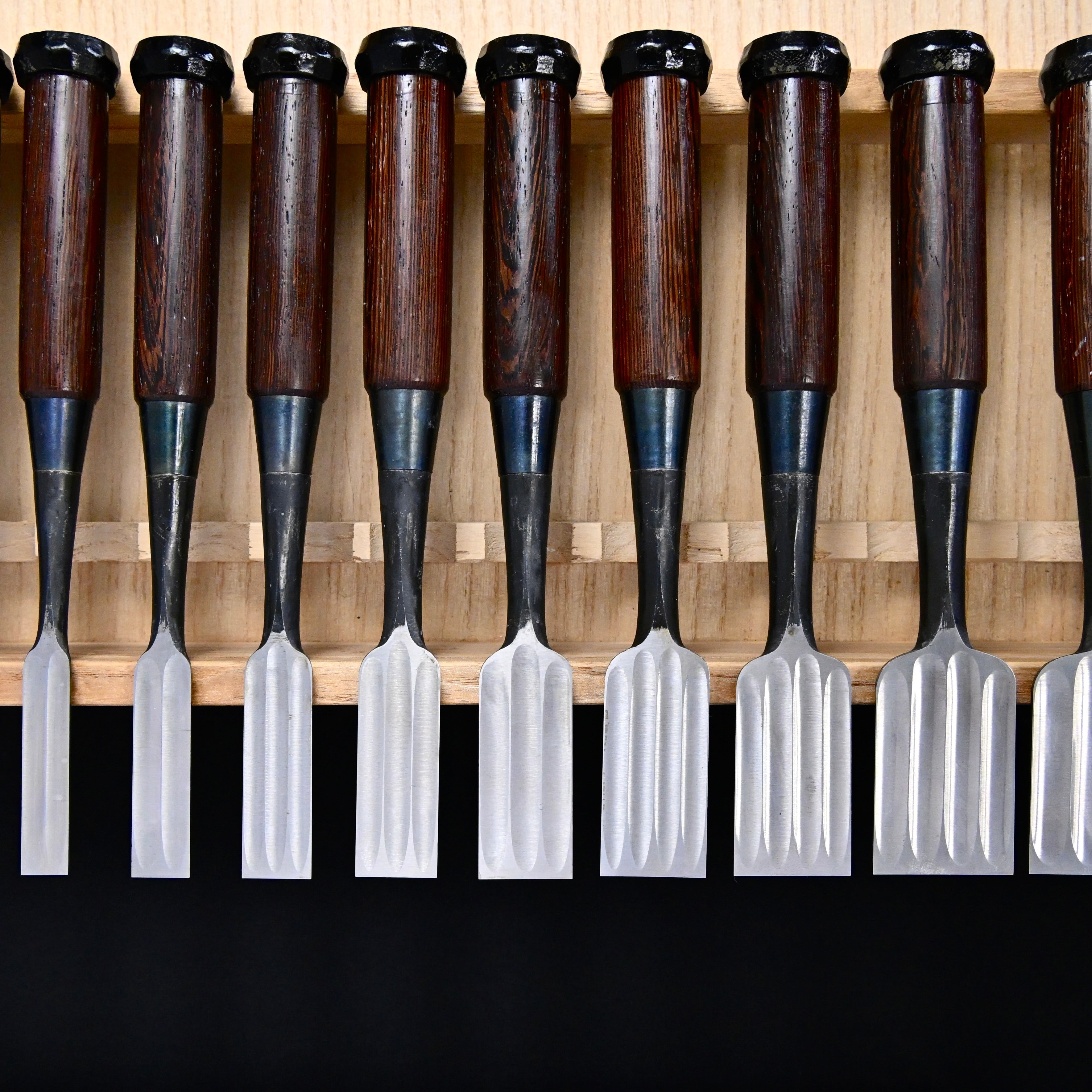 希少品 二代越孝 黒打 四ツ裏 磨仕上 20本組鑿 白紙鋼 Authentic Vintage Koshitaka Second Generation 20pc chisels set