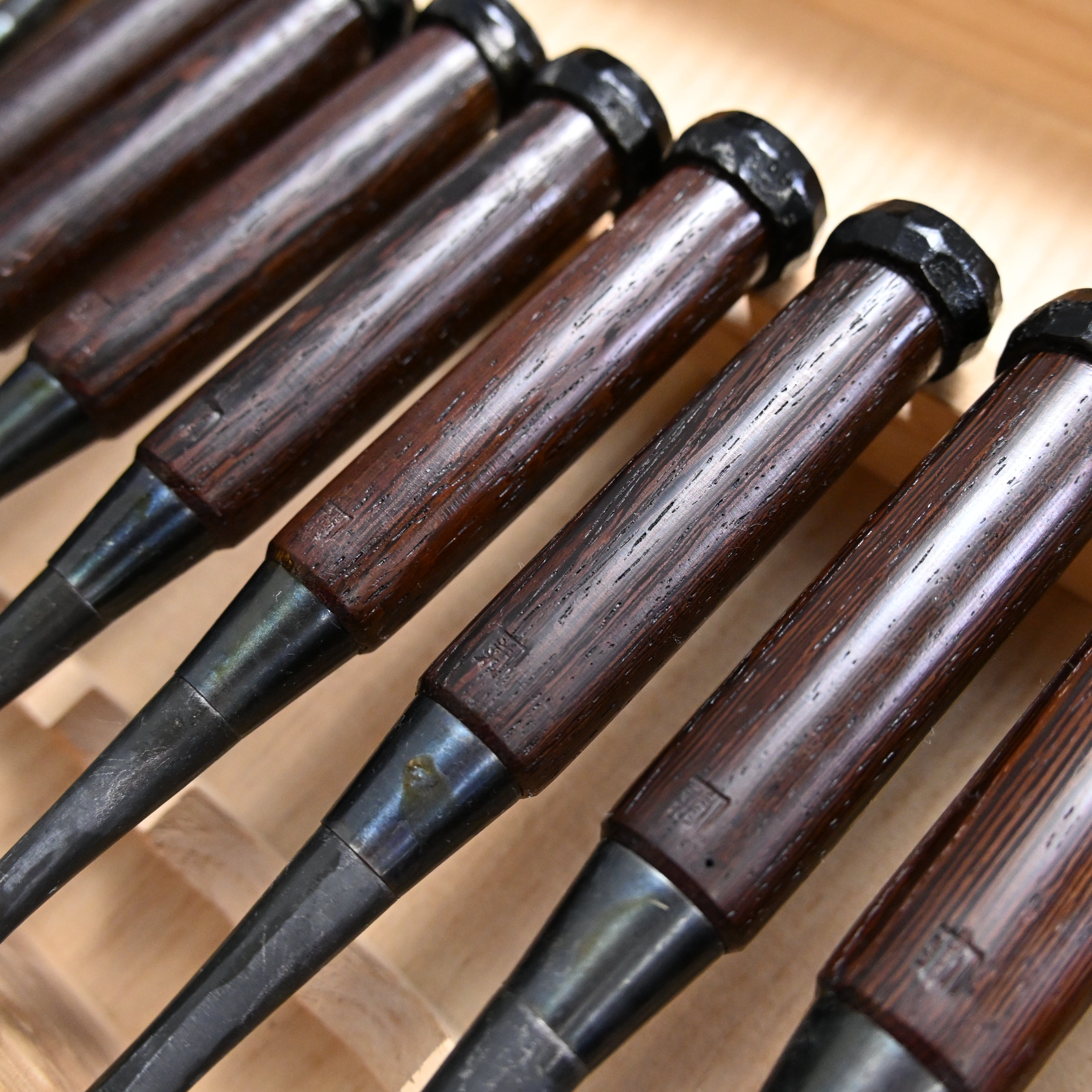 希少品 二代越孝 黒打 四ツ裏 磨仕上 20本組鑿 白紙鋼 Authentic Vintage Koshitaka Second Generation 20pc chisels set
