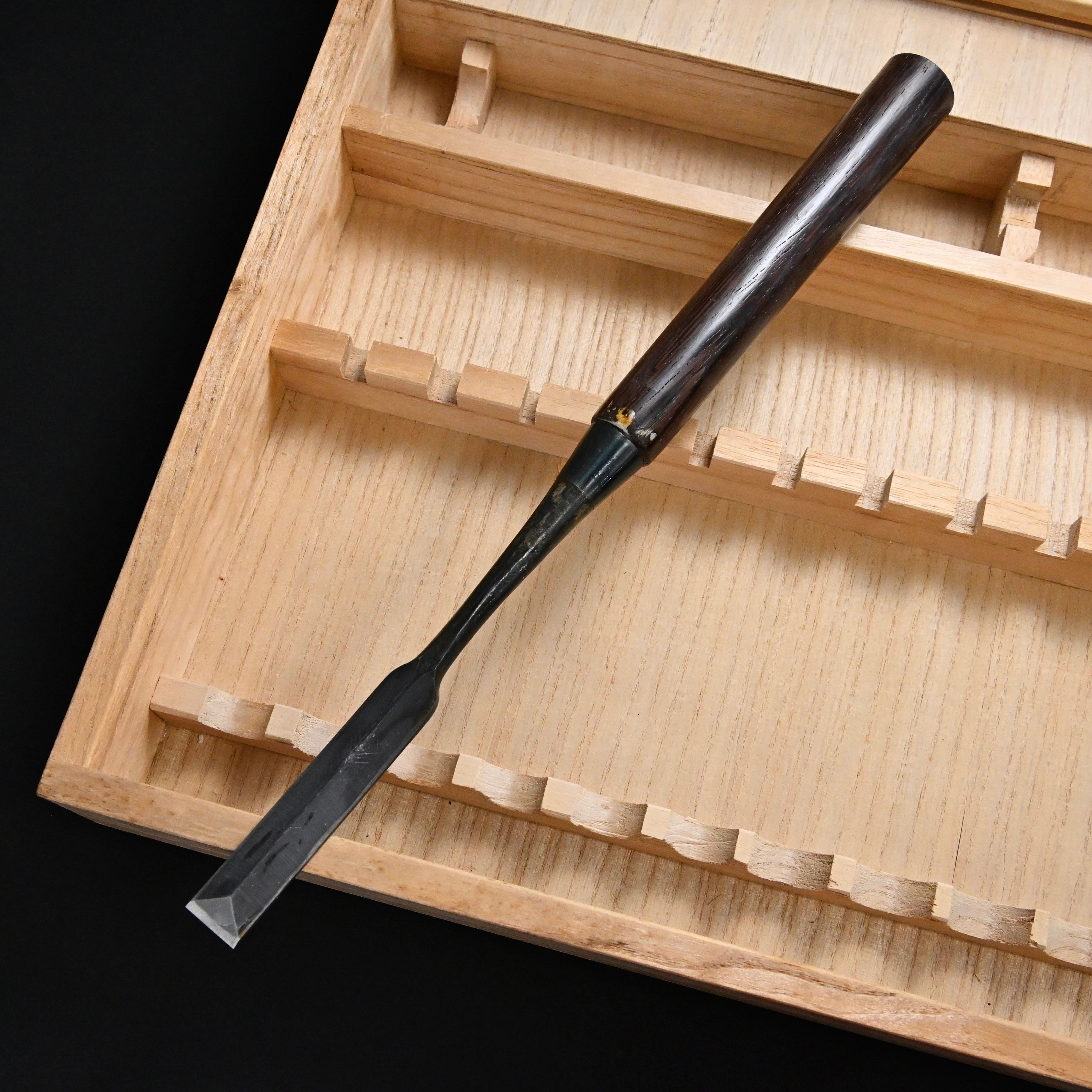 希少品 二代越孝 黒打 四ツ裏 磨仕上 20本組鑿 白紙鋼 Authentic Vintage Koshitaka Second Generation 20pc chisels set