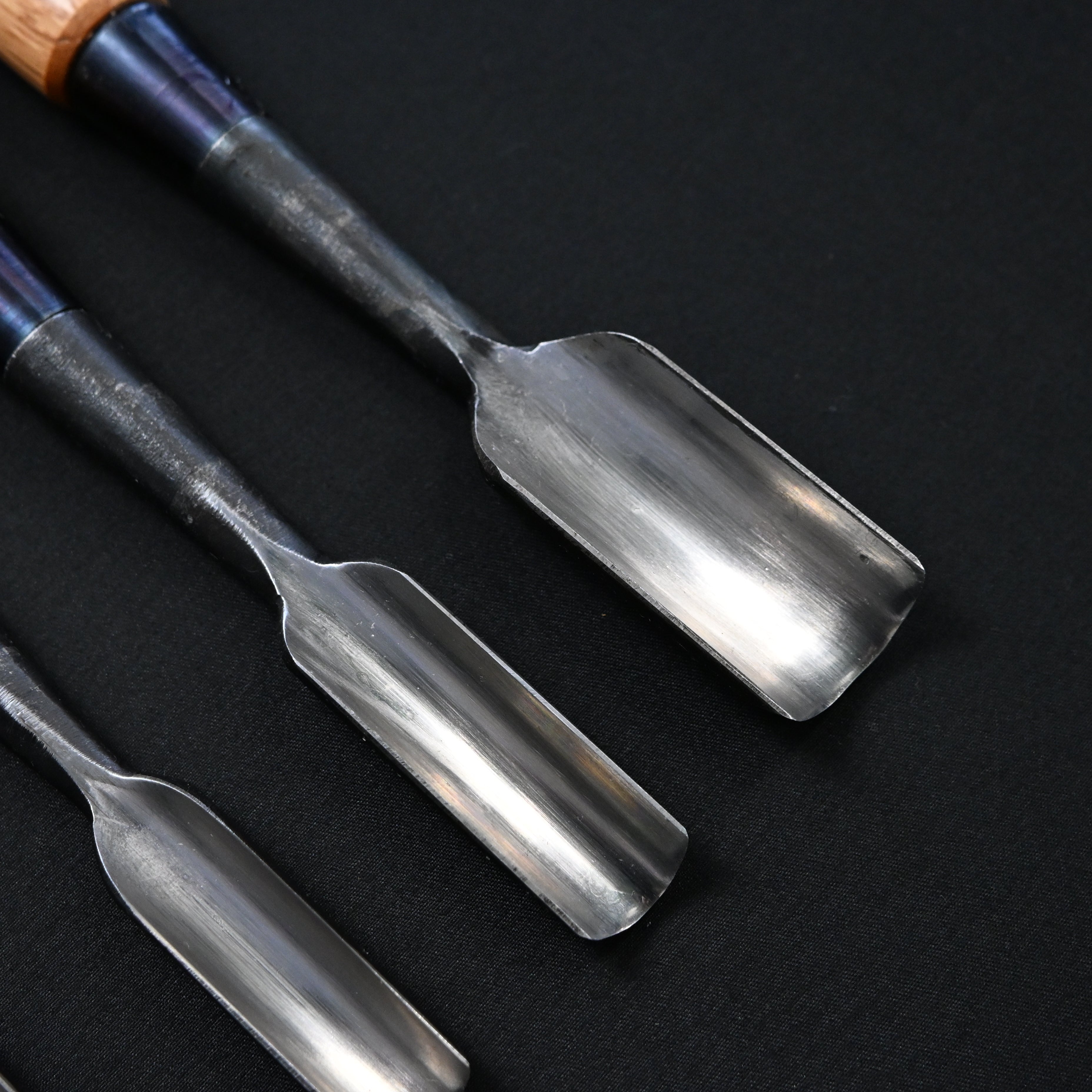 利国 極深内丸鑿 Toshikuni Extra-deep Uchimaru Chisels with white steel (Round Chisel)