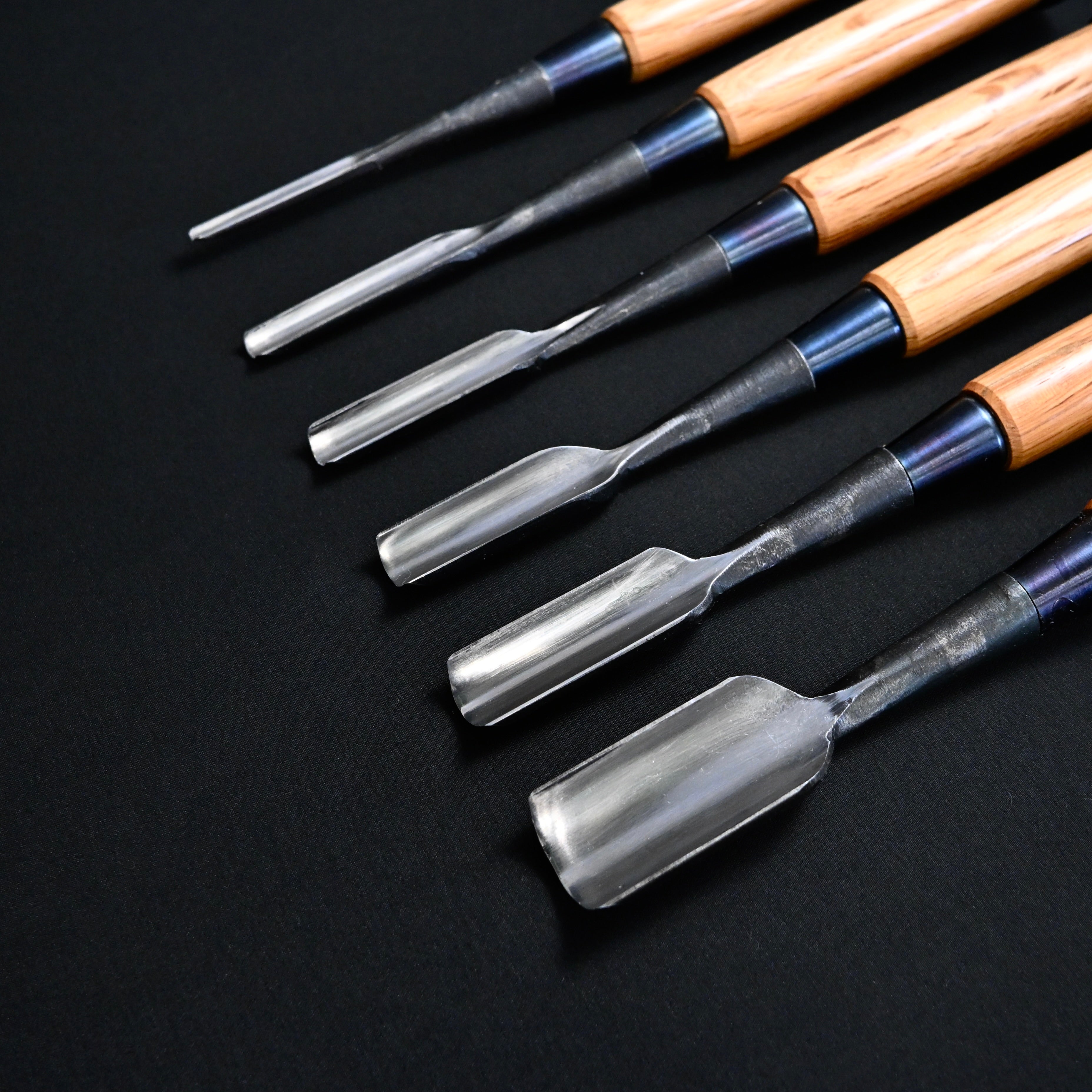 利国 極深内丸鑿 Toshikuni Extra-deep Uchimaru Chisels with white steel (Round Chisel)