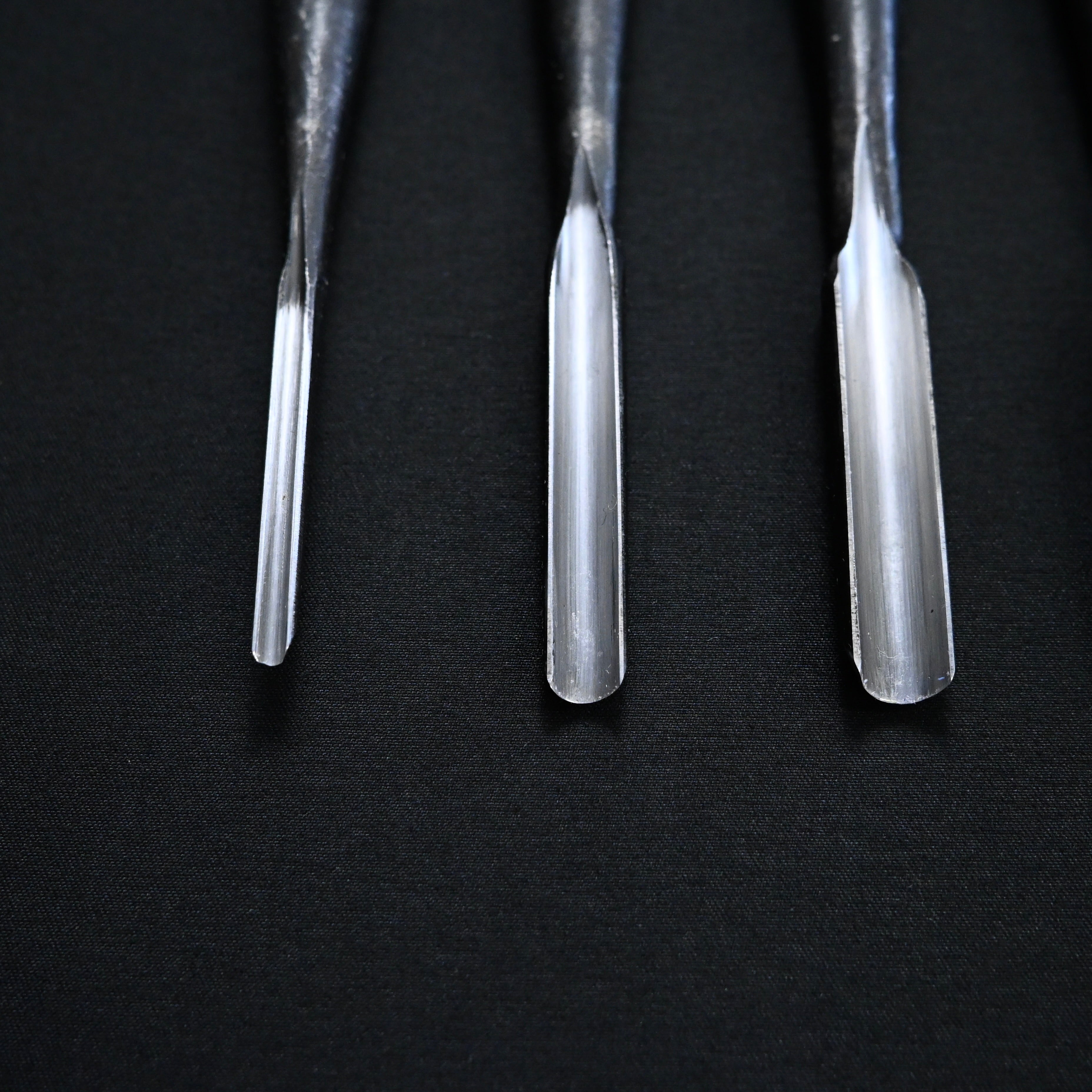 利国 極深内丸鑿 Toshikuni Extra-deep Uchimaru Chisels with white steel (Round Chisel)