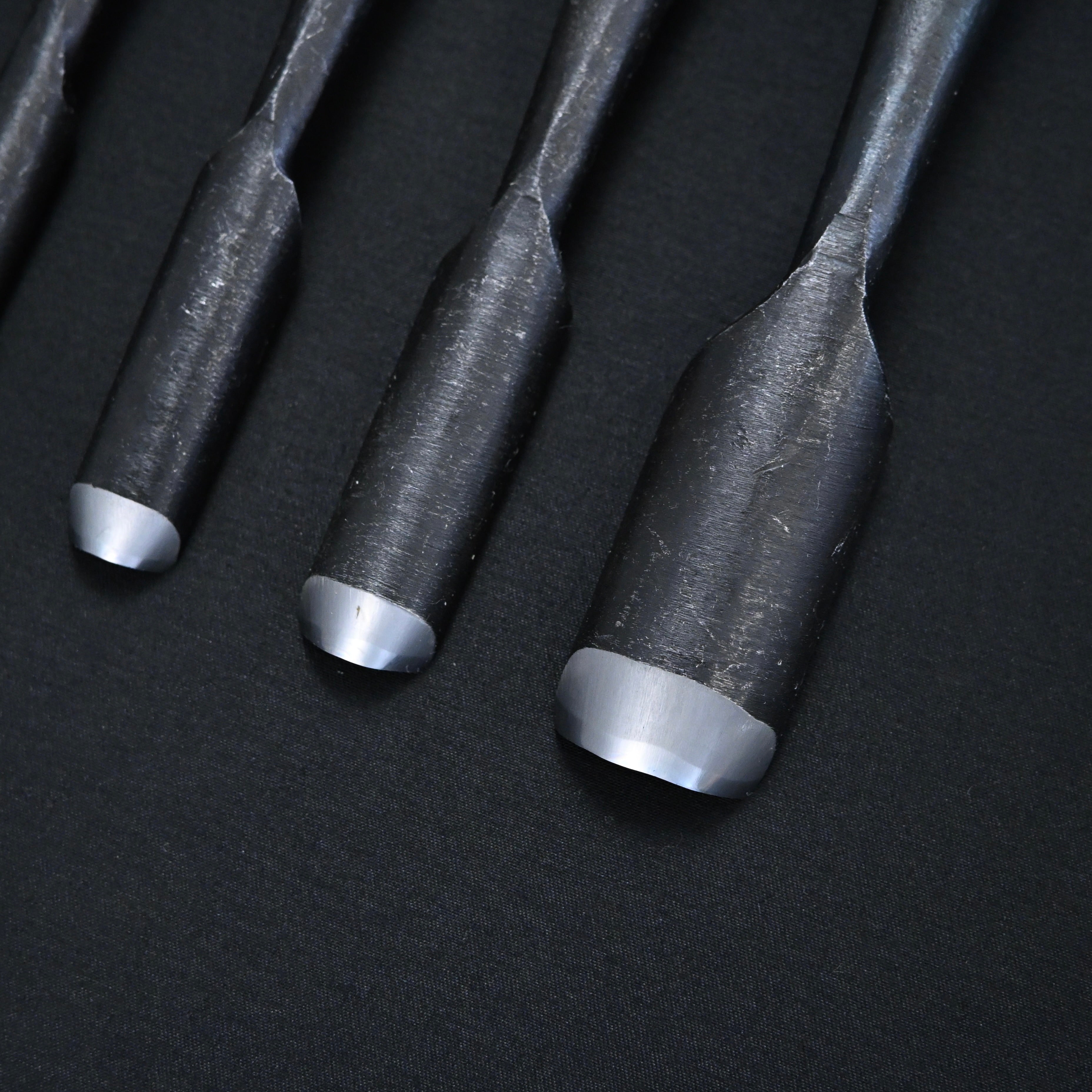 利国 極深内丸鑿 Toshikuni Extra-deep Uchimaru Chisels with white steel (Round Chisel)