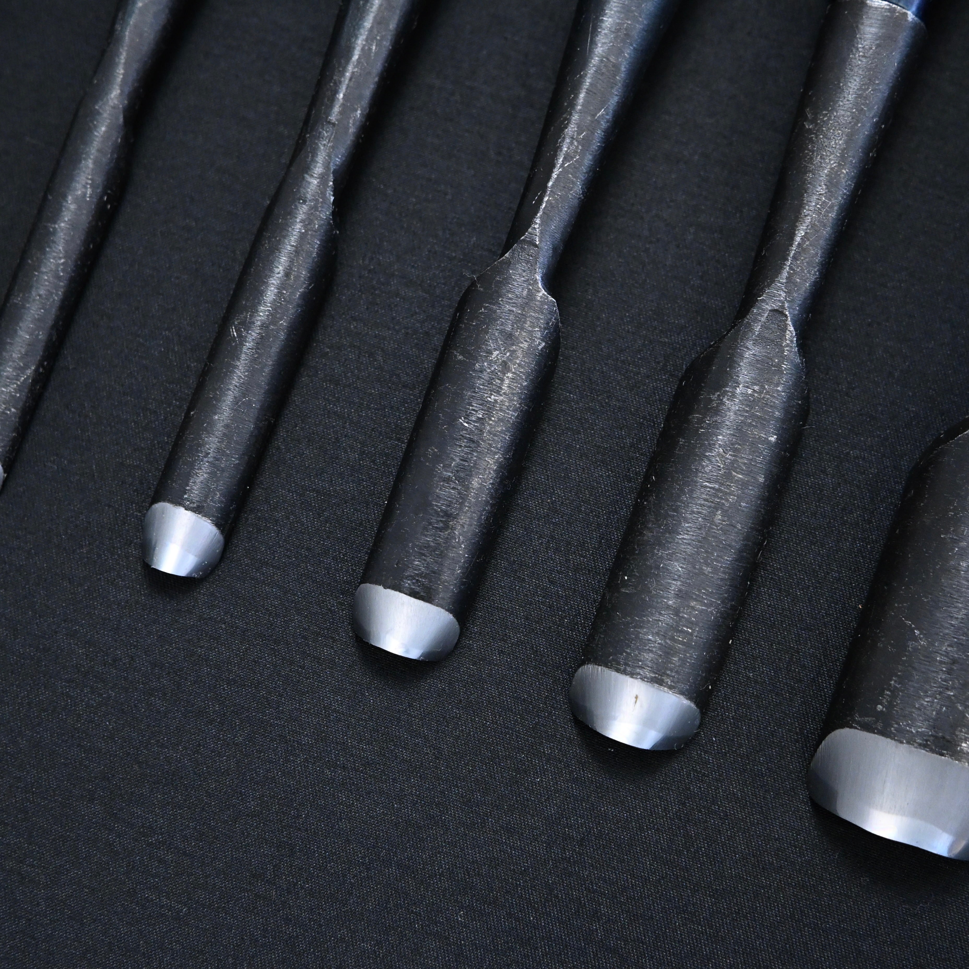 利国 極深内丸鑿 Toshikuni Extra-deep Uchimaru Chisels with white steel (Round Chisel)