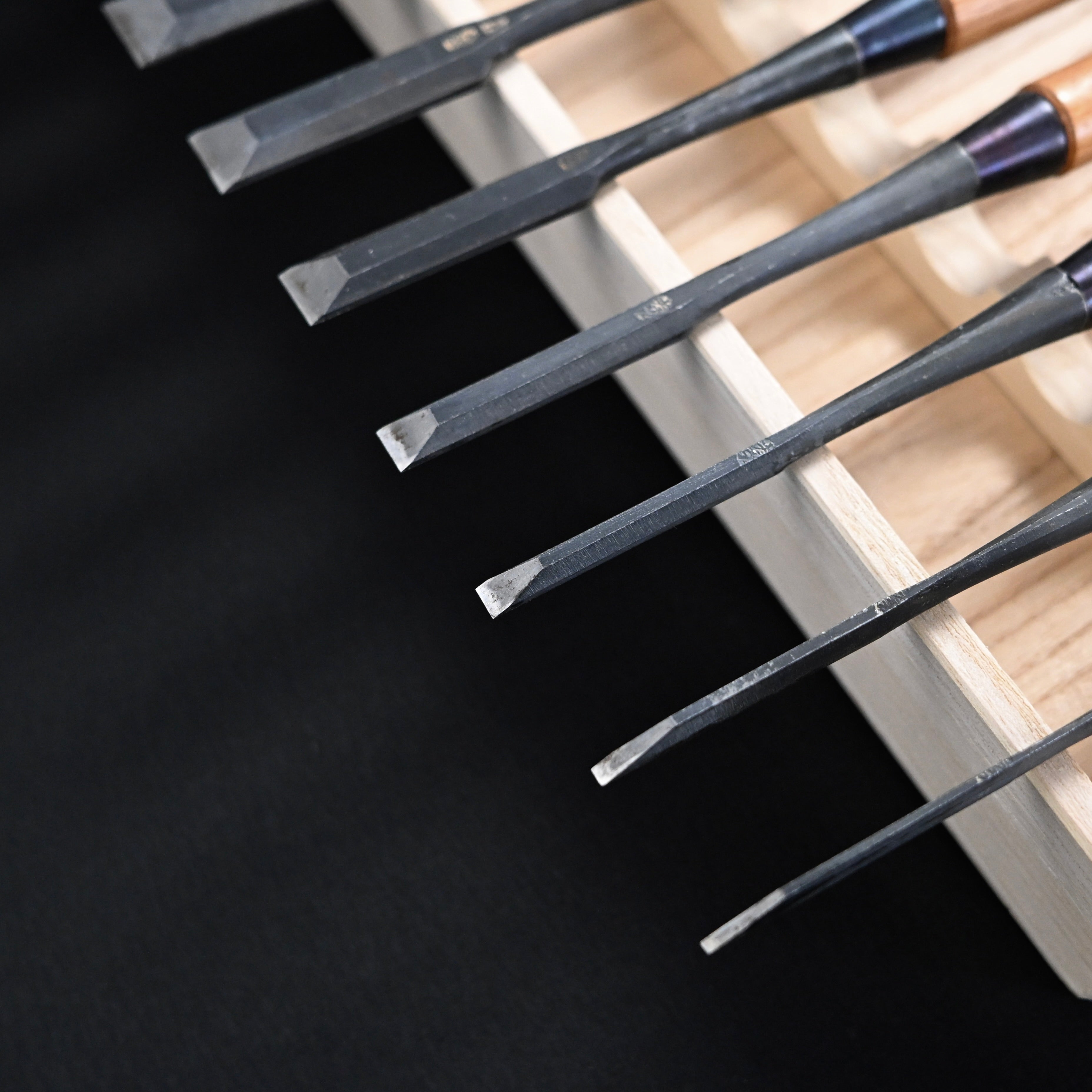 掘出し物 孝弘 面取追入組鑿 赤樫柄 13本組 Old Stock Takahiro Bench chisels set