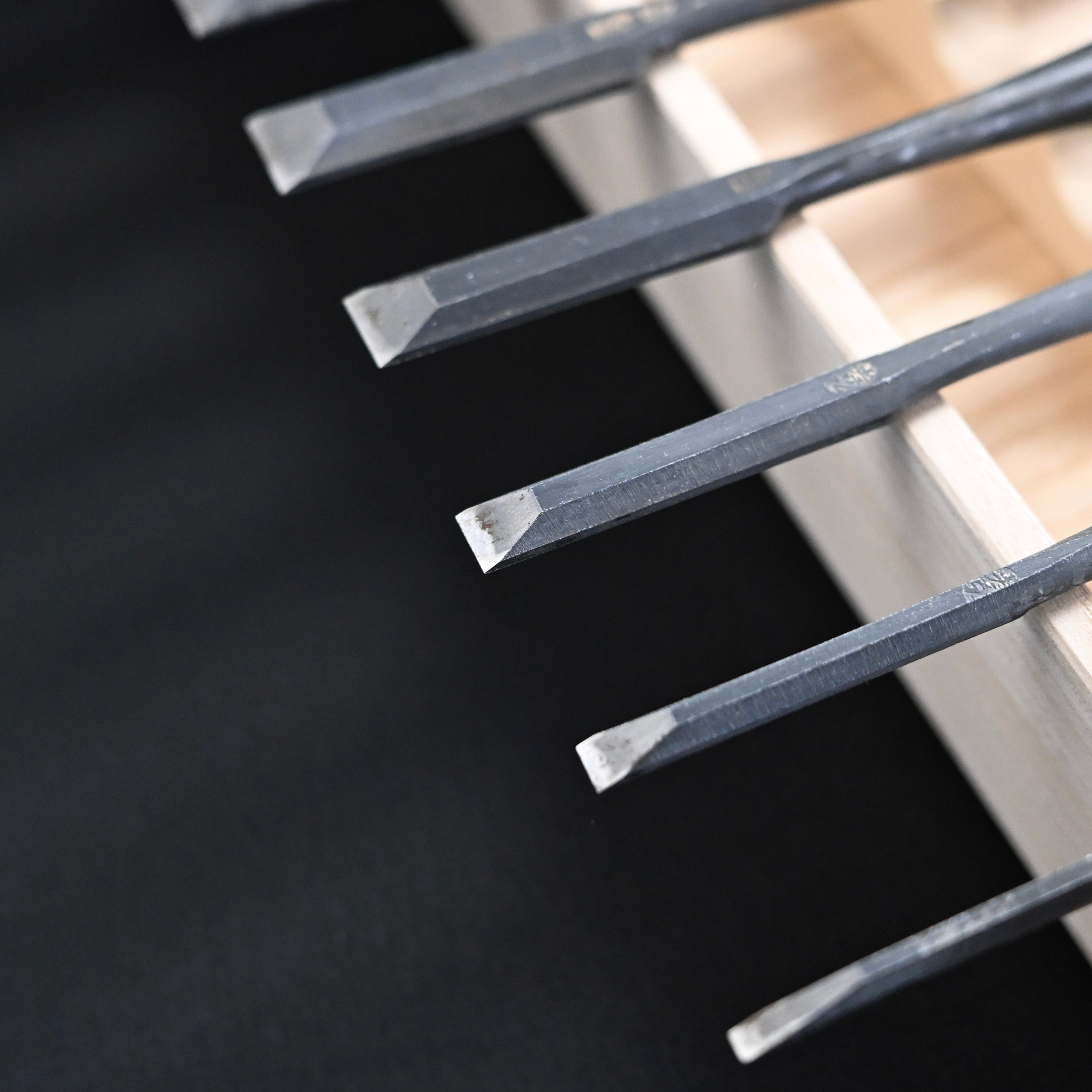 掘出し物 孝弘 面取追入組鑿 赤樫柄 13本組 Old Stock Takahiro Bench chisels set