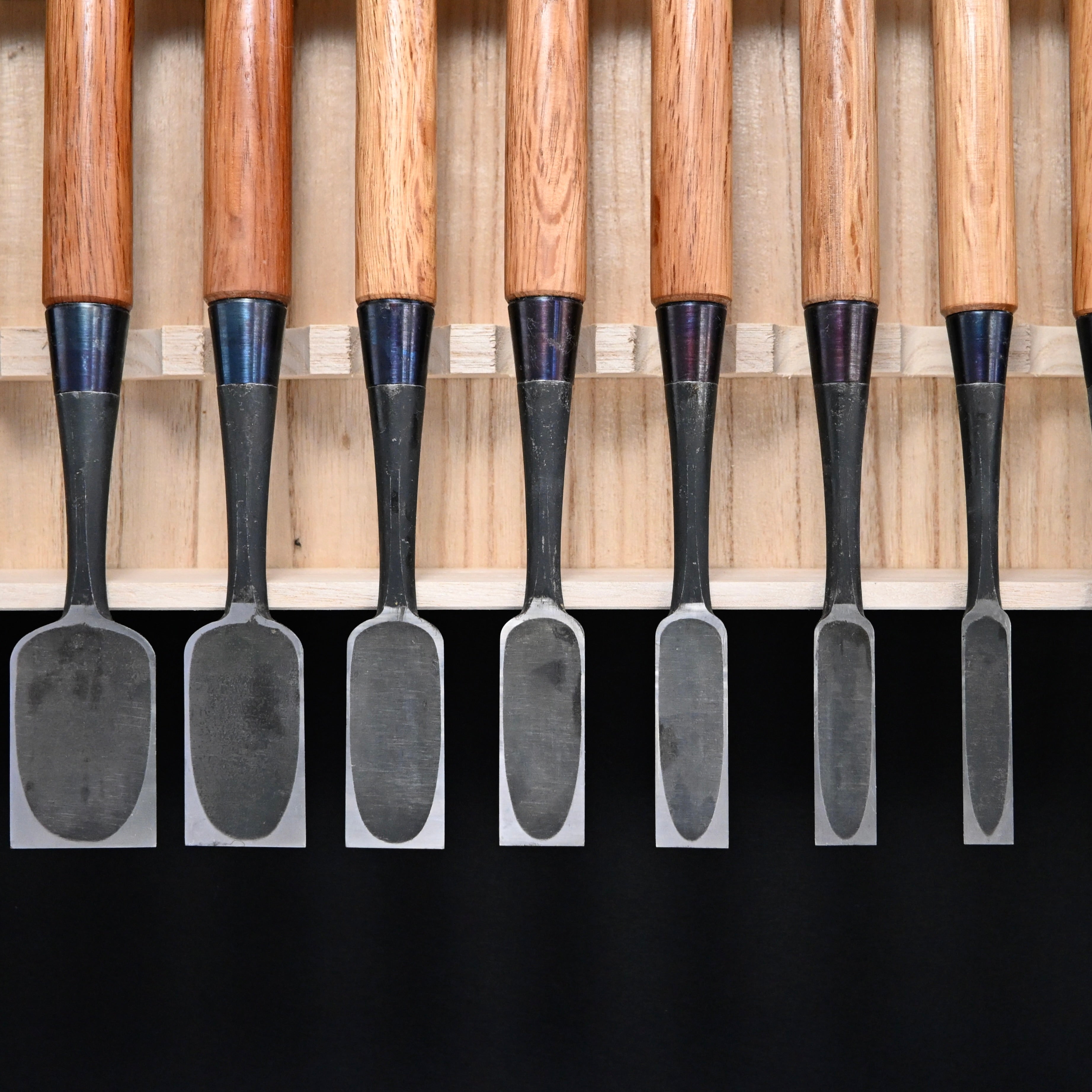 掘出し物 孝弘 面取追入組鑿 赤樫柄 13本組 Old Stock Takahiro Bench chisels set