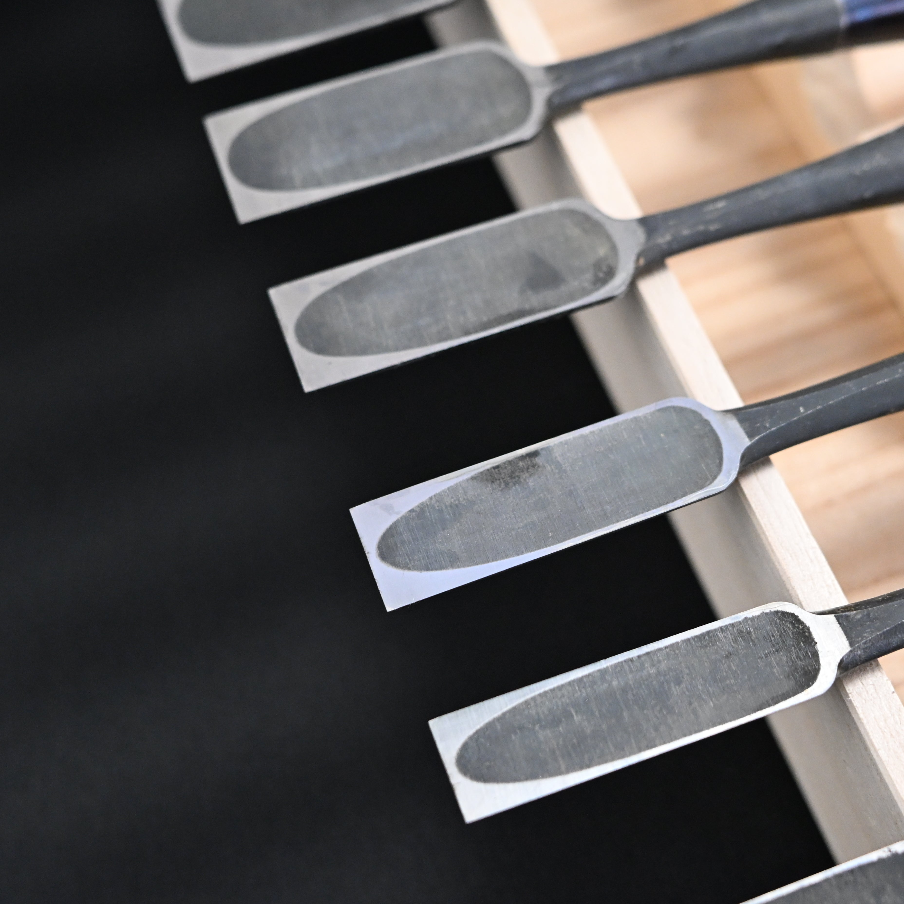 掘出し物 孝弘 面取追入組鑿 赤樫柄 13本組 Old Stock Takahiro Bench chisels set