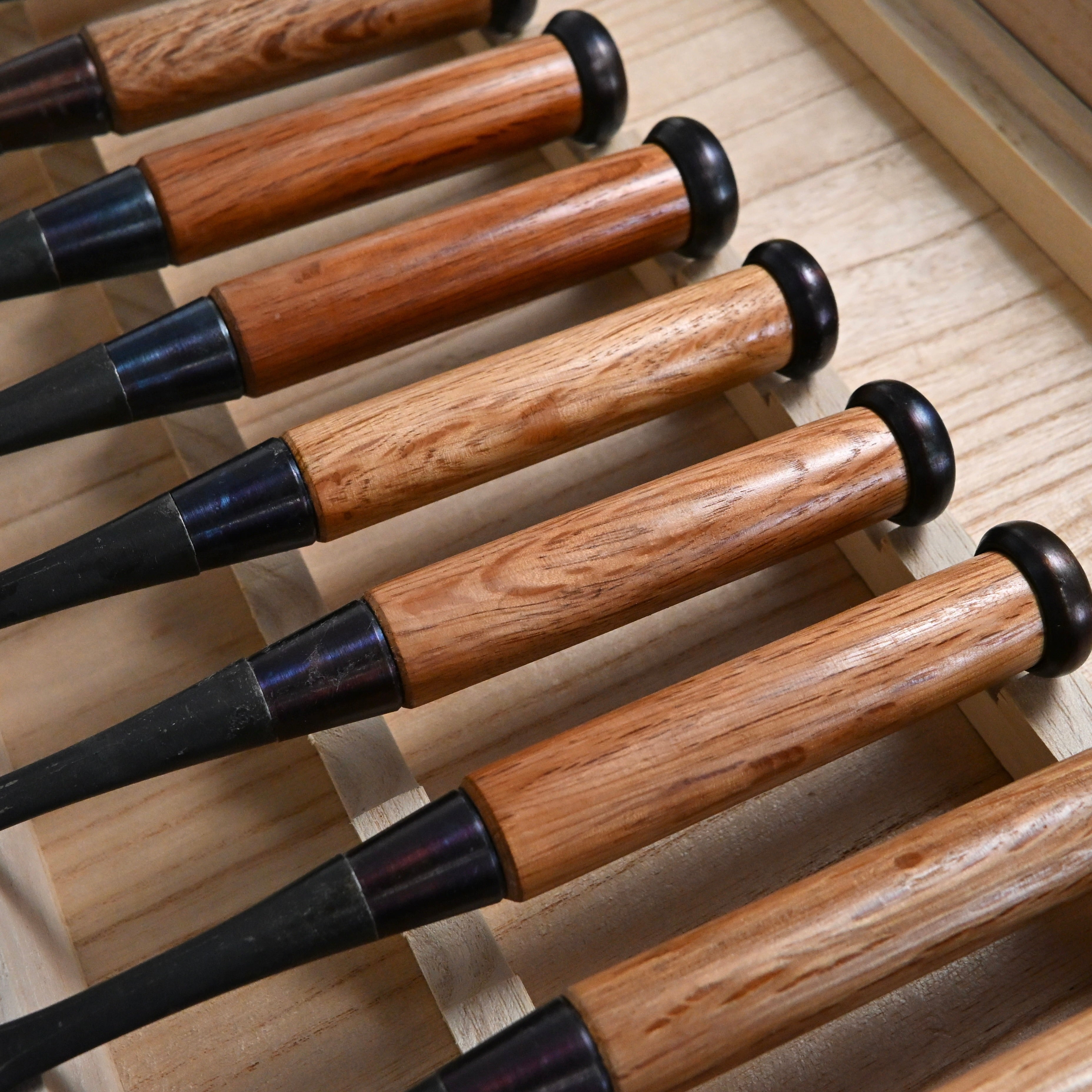 掘出し物 孝弘 面取追入組鑿 赤樫柄 13本組 Old Stock Takahiro Bench chisels set