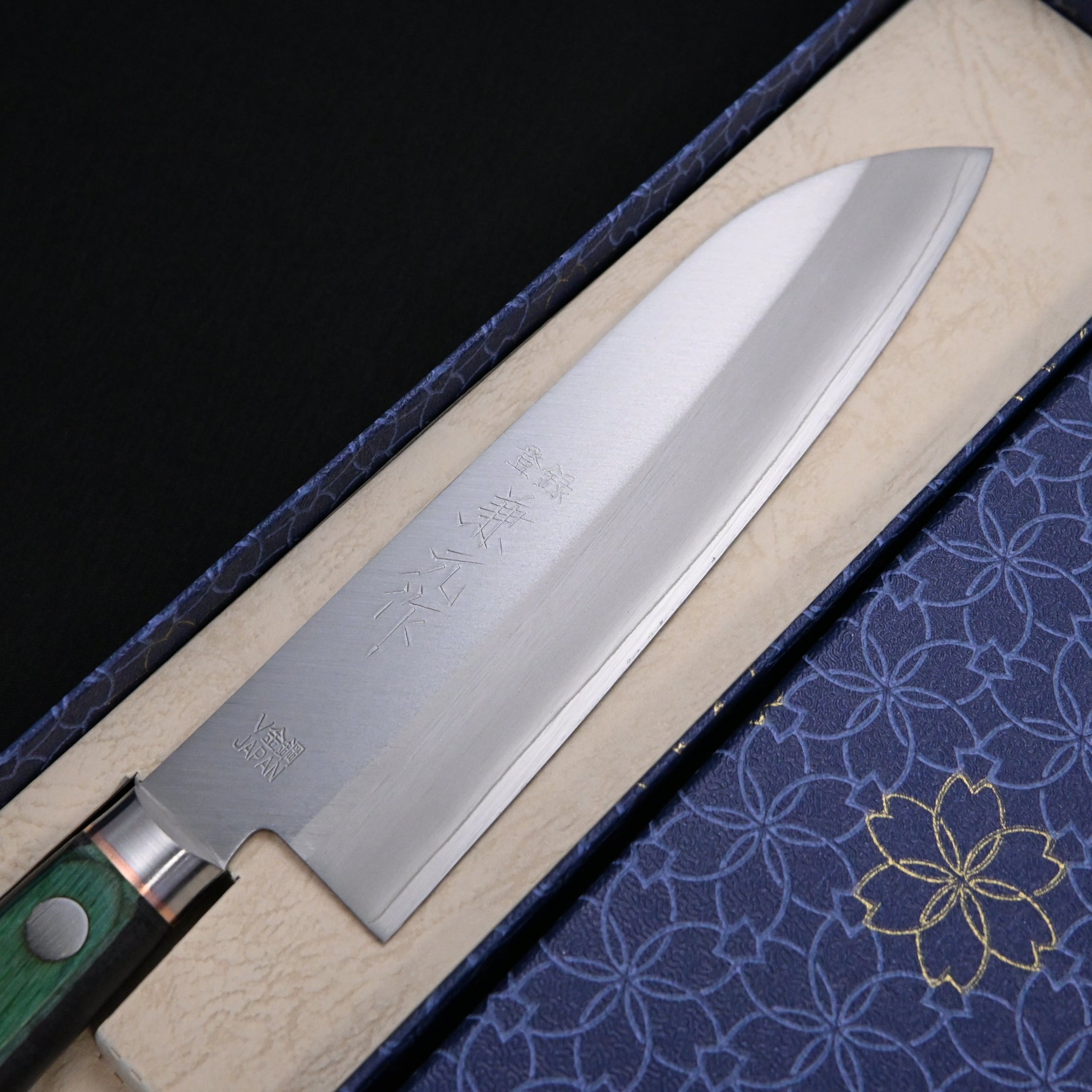Kanemoto Small Santoku kitchen knife Green Handle 兼元 小三徳包丁 DPゴールド 140mm 緑合板柄