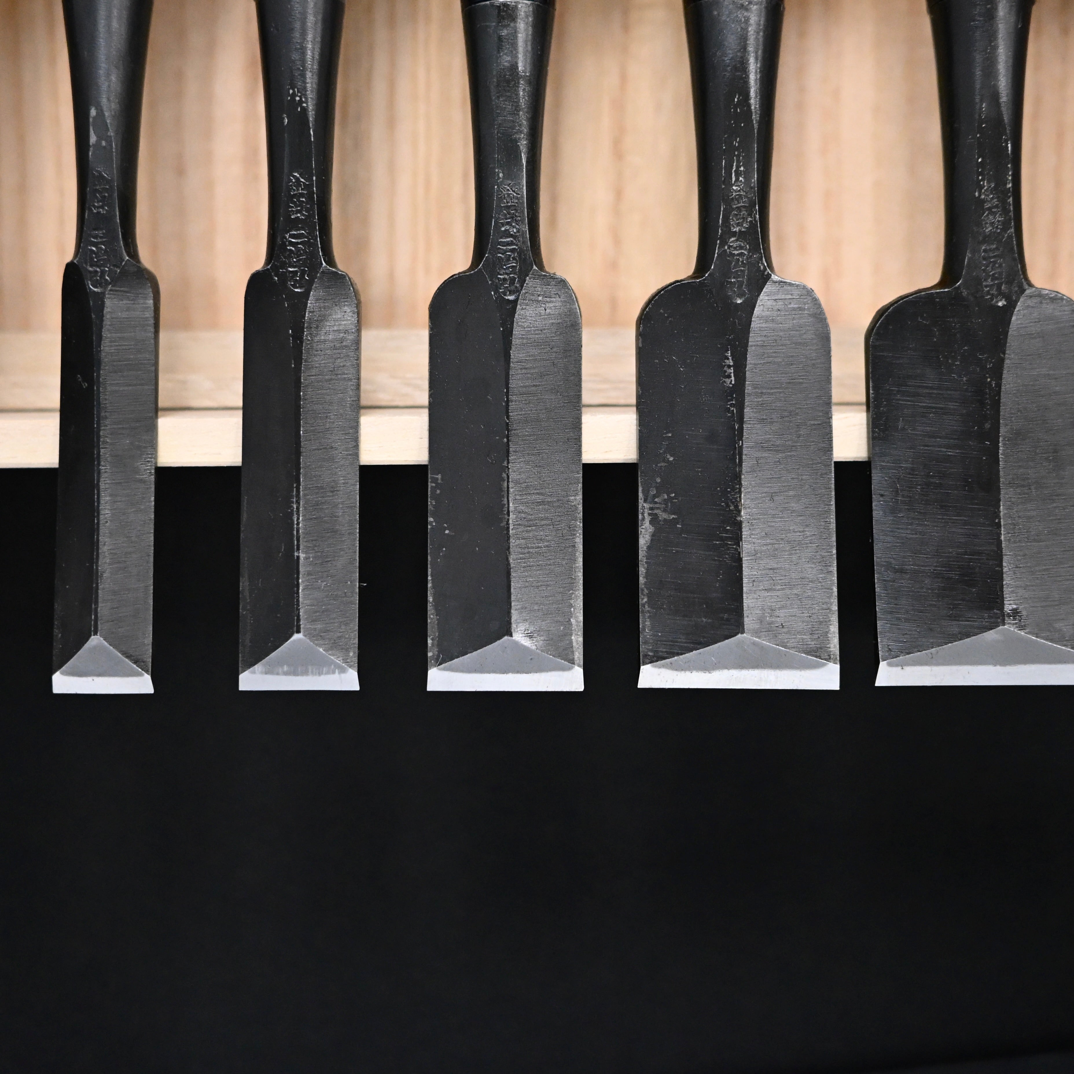 二治弘 鎬 追入組鑿 白樫柄 Nijihiro Dovetail Bench chisels set white Oak Handle by Chuutarou Imai (Fujihiro)