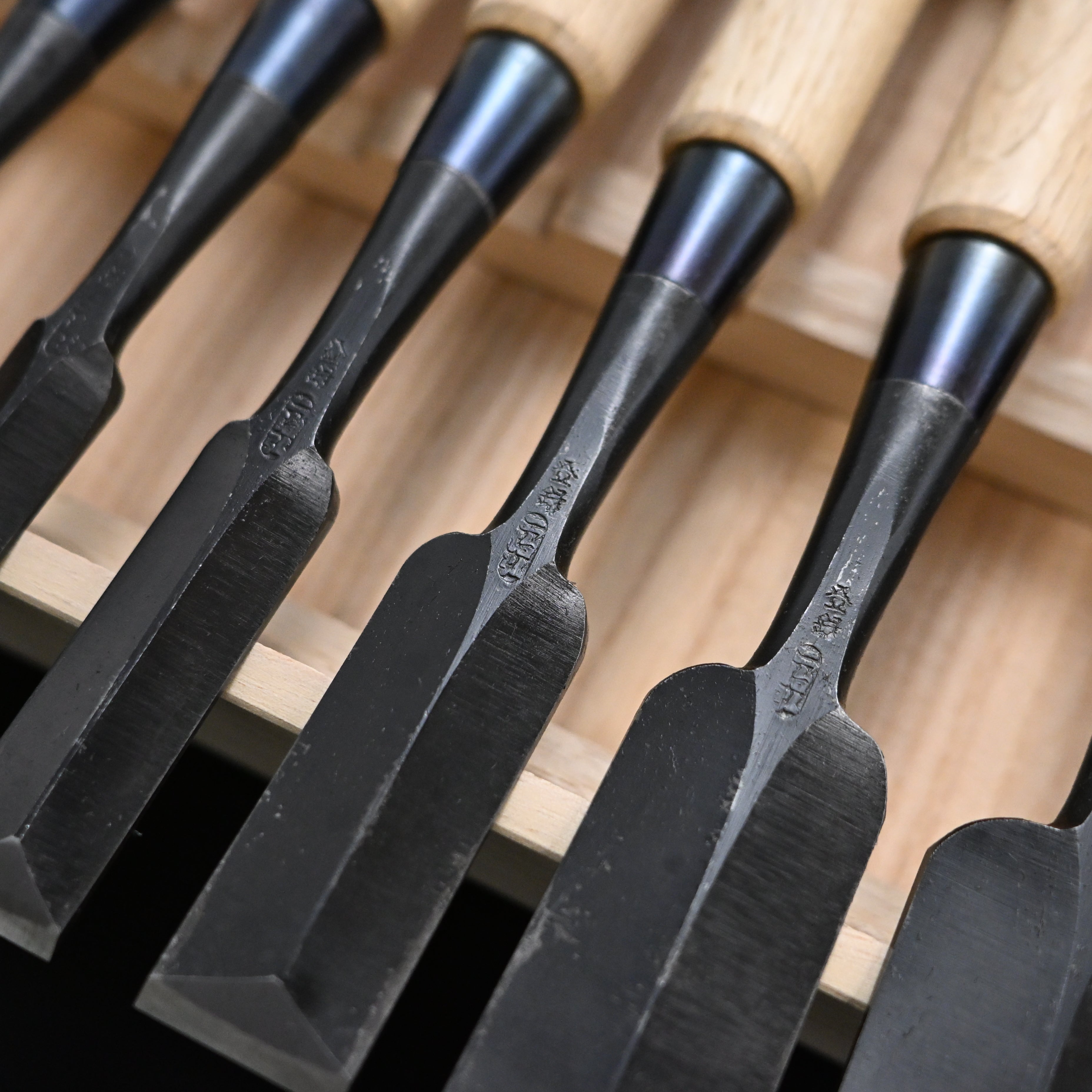 二治弘 鎬 追入組鑿 白樫柄 Nijihiro Dovetail Bench chisels set white Oak Handle by Chuutarou Imai (Fujihiro)