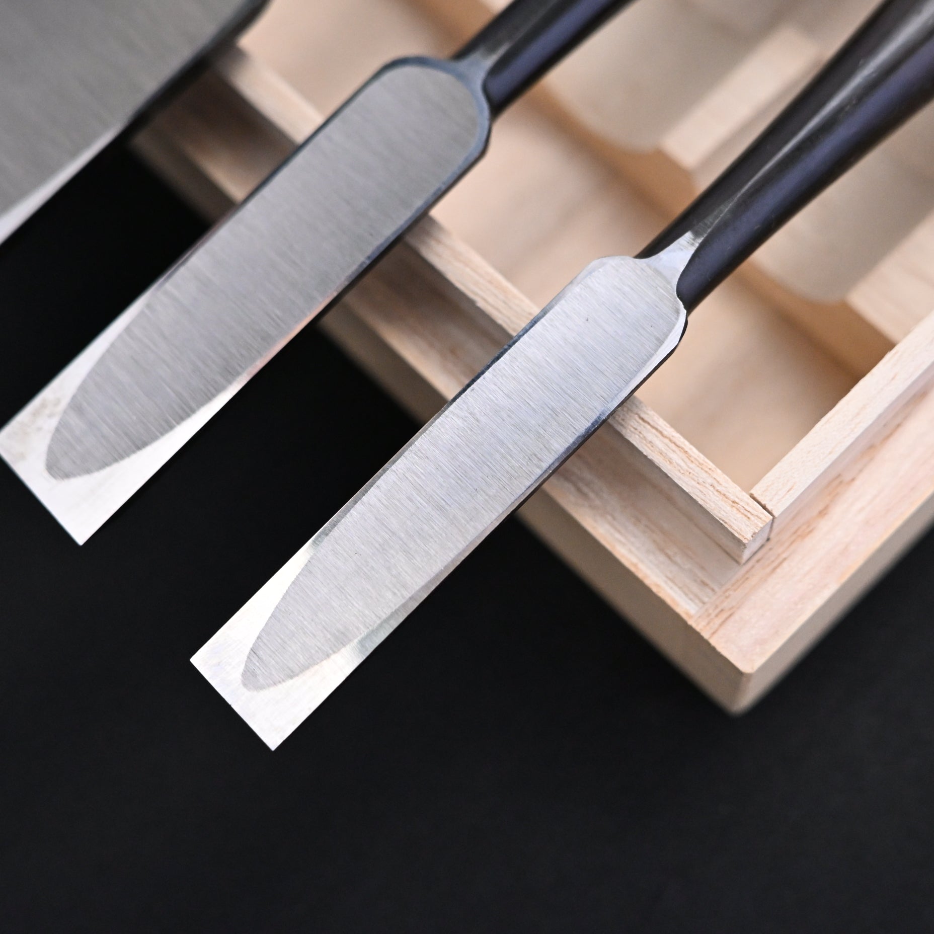 菊弘丸 追入組鑿 黒檀柄 5本組 Kikuhiromaru Bench chisels set with Ebony handle(Oirenomi)