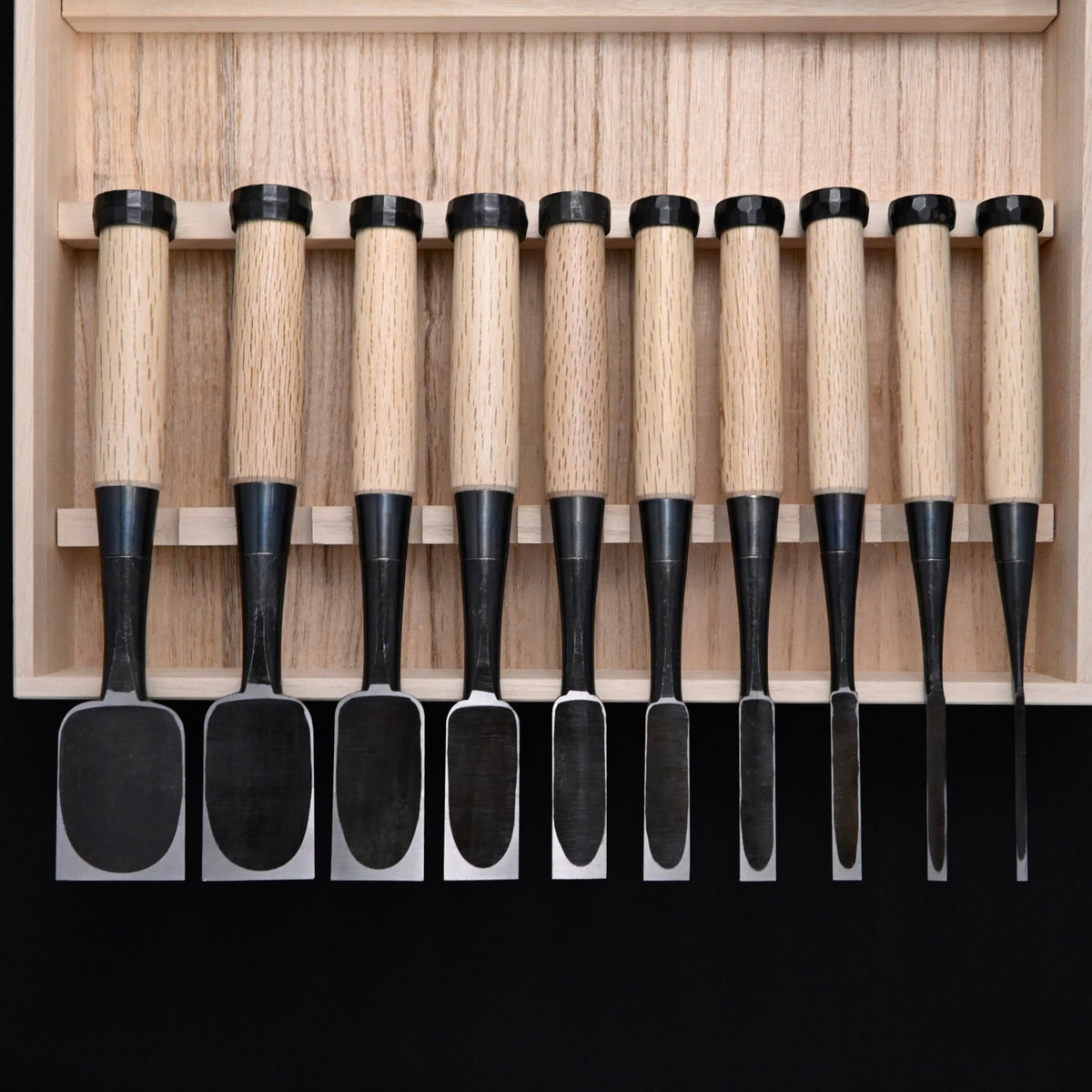 Takashiba Bench chisels set (Oirenomi) with wooden box 高芝 追入組鑿 青紙鋼 桐箱付