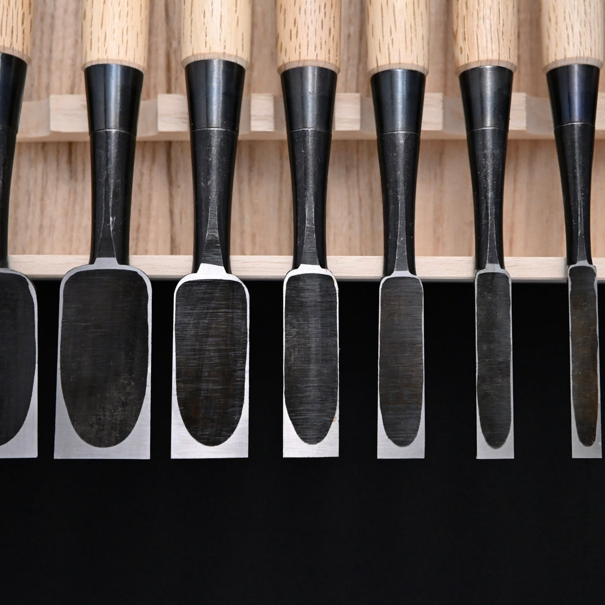Takashiba Bench chisels set (Oirenomi) with wooden box 高芝 追入組鑿 青紙鋼 桐箱付
