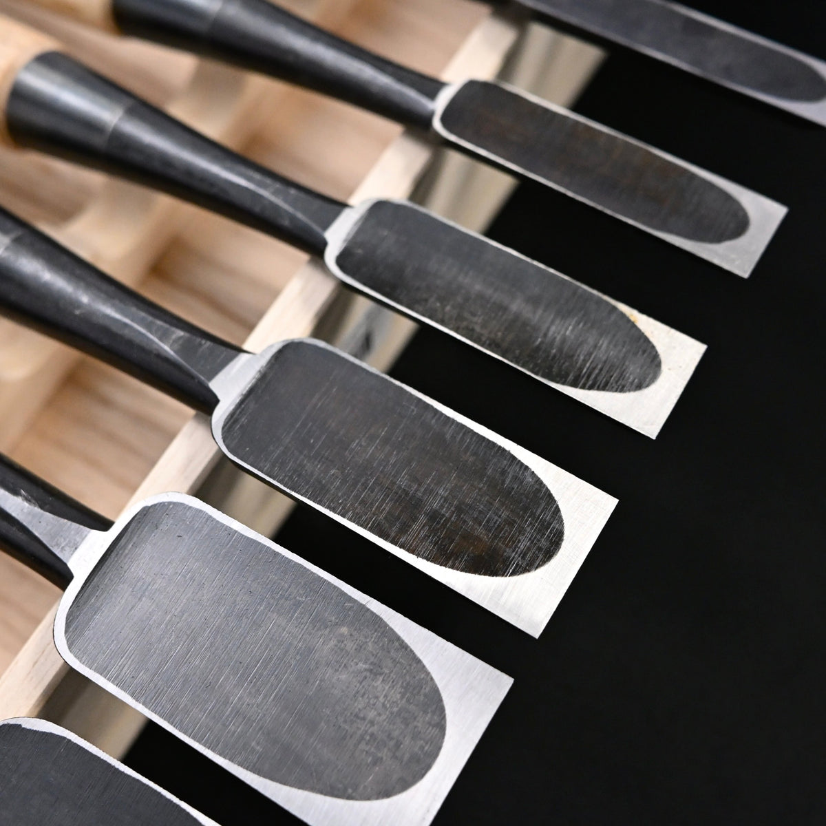Takashiba Bench chisels set (Oirenomi) with wooden box 高芝 追入組鑿 青紙鋼 桐箱付