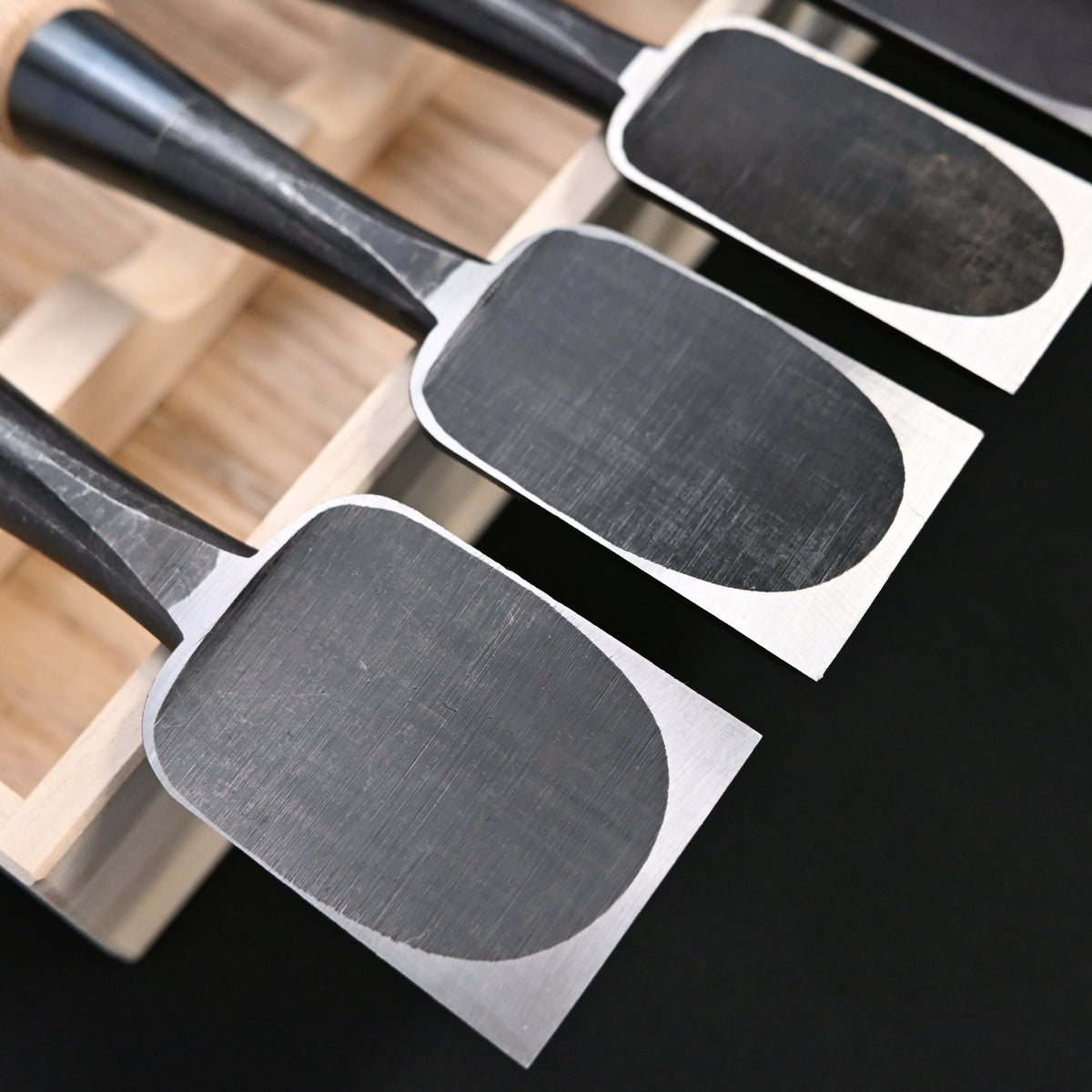Takashiba Bench chisels set (Oirenomi) with wooden box 高芝 追入組鑿 青紙鋼 桐箱付