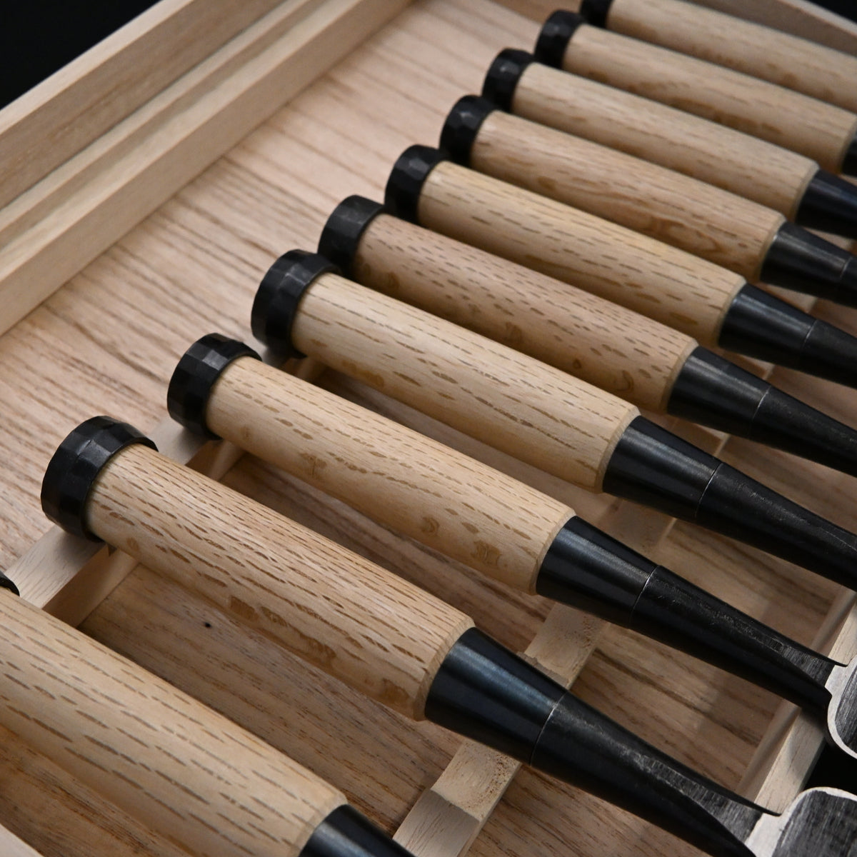Takashiba Bench chisels set (Oirenomi) with wooden box 高芝 追入組鑿 青紙鋼 桐箱付