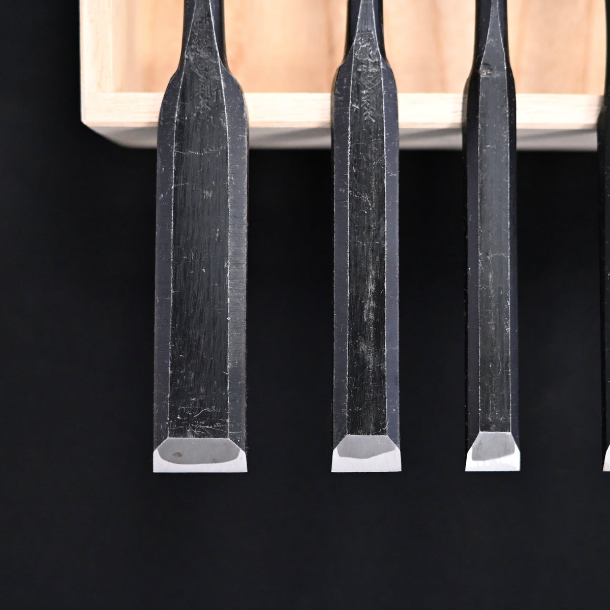 利久 面取薄鑿 5本組 Toshihisa Paring chisels Set (Usunomi) with white steel 5-Piece