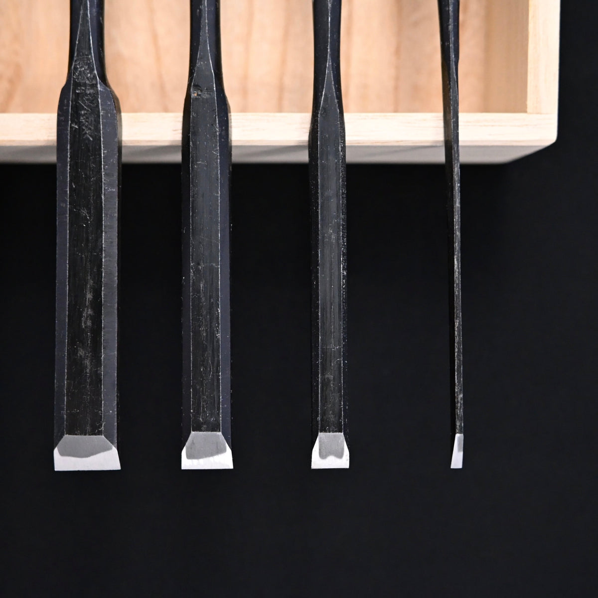 利久 面取薄鑿 5本組 Toshihisa Paring chisels Set (Usunomi) with white steel 5-Piece