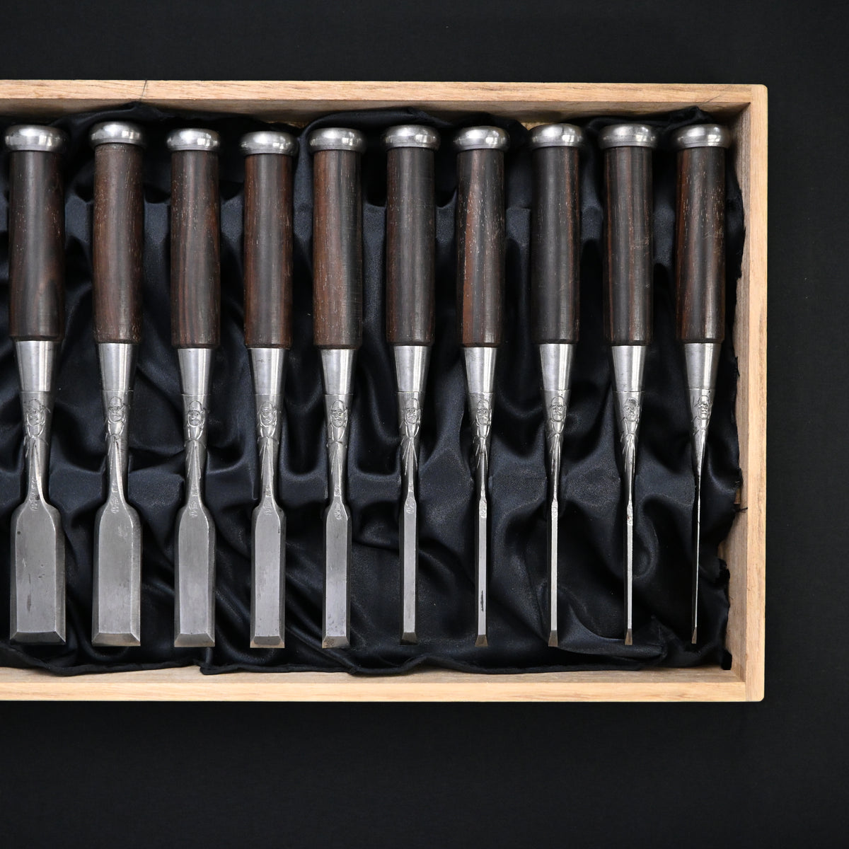 Authentic Vintage Naoyuki (Yamahiro) Bench Chisels set by Okayama Takeshi 希少品 岡山猛作 直之(問屋銘) 追入鑿15本組