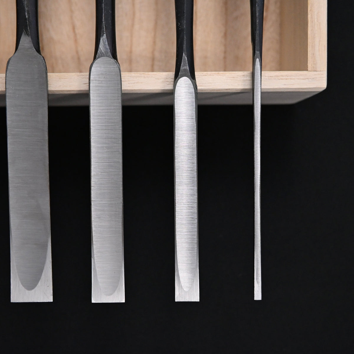 利久 面取薄鑿 5本組 Toshihisa Paring chisels Set (Usunomi) with white steel 5-Piece