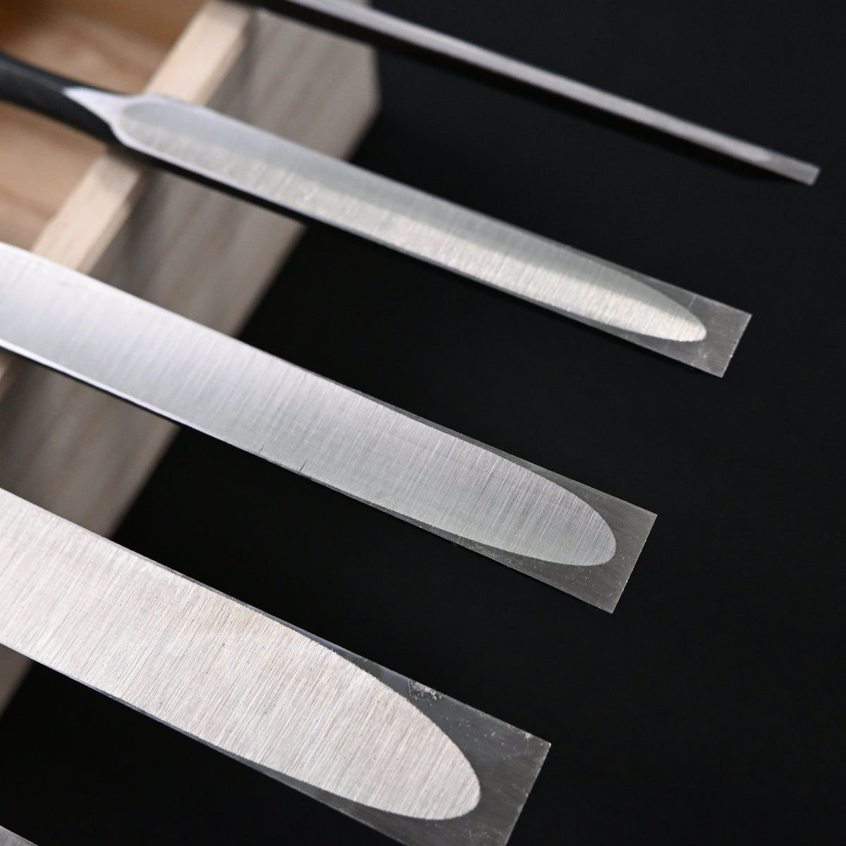 利久 面取薄鑿 5本組 Toshihisa Paring chisels Set (Usunomi) with white steel 5-Piece