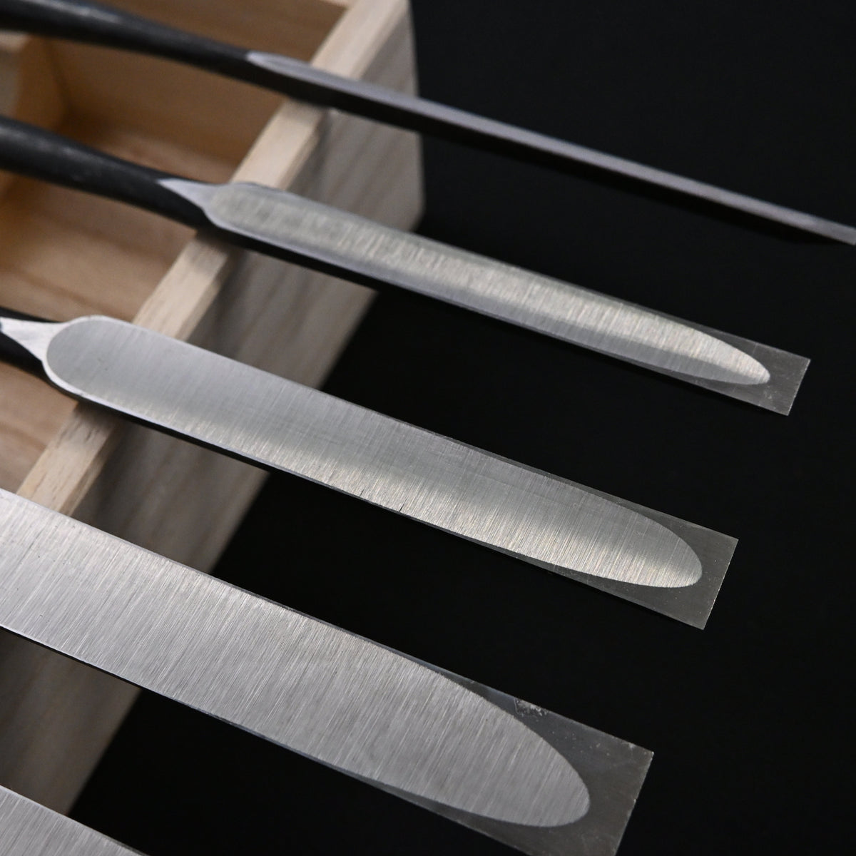 利久 面取薄鑿 5本組 Toshihisa Paring chisels Set (Usunomi) with white steel 5-Piece