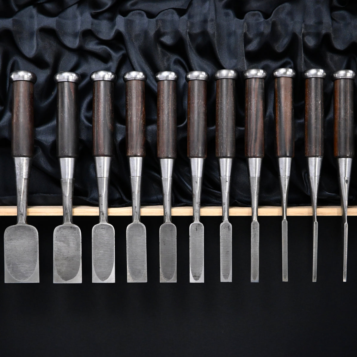 Authentic Vintage Naoyuki (Yamahiro) Bench Chisels set by Okayama Takeshi 希少品 岡山猛作 直之(問屋銘) 追入鑿15本組