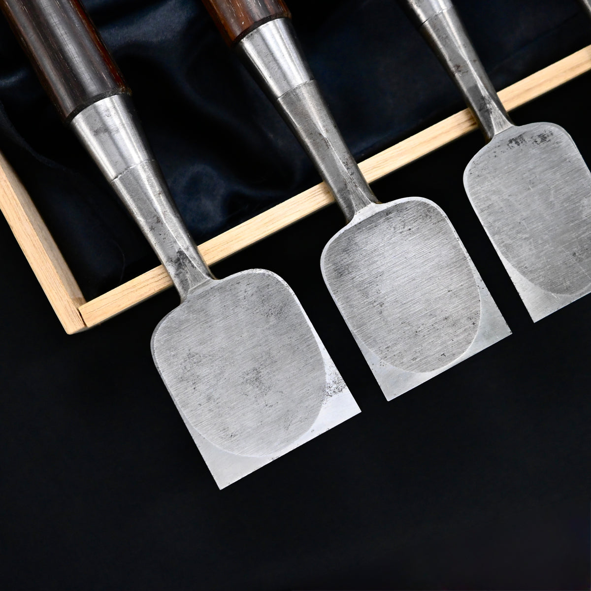 Authentic Vintage Naoyuki (Yamahiro) Bench Chisels set by Okayama Takeshi 希少品 岡山猛作 直之(問屋銘) 追入鑿15本組