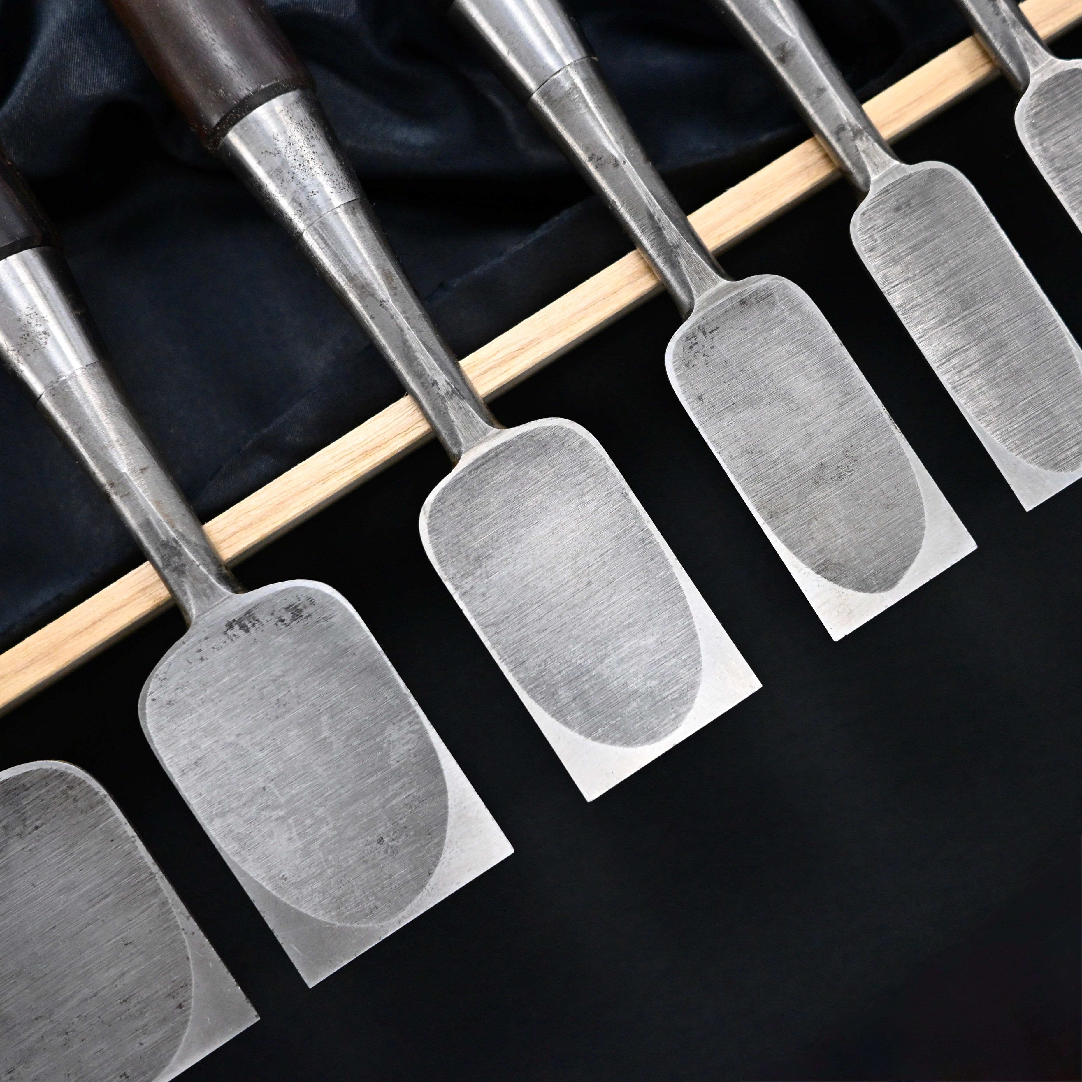 Authentic Vintage Naoyuki (Yamahiro) Bench Chisels set by Okayama Takeshi 希少品 岡山猛作 直之(問屋銘) 追入鑿15本組