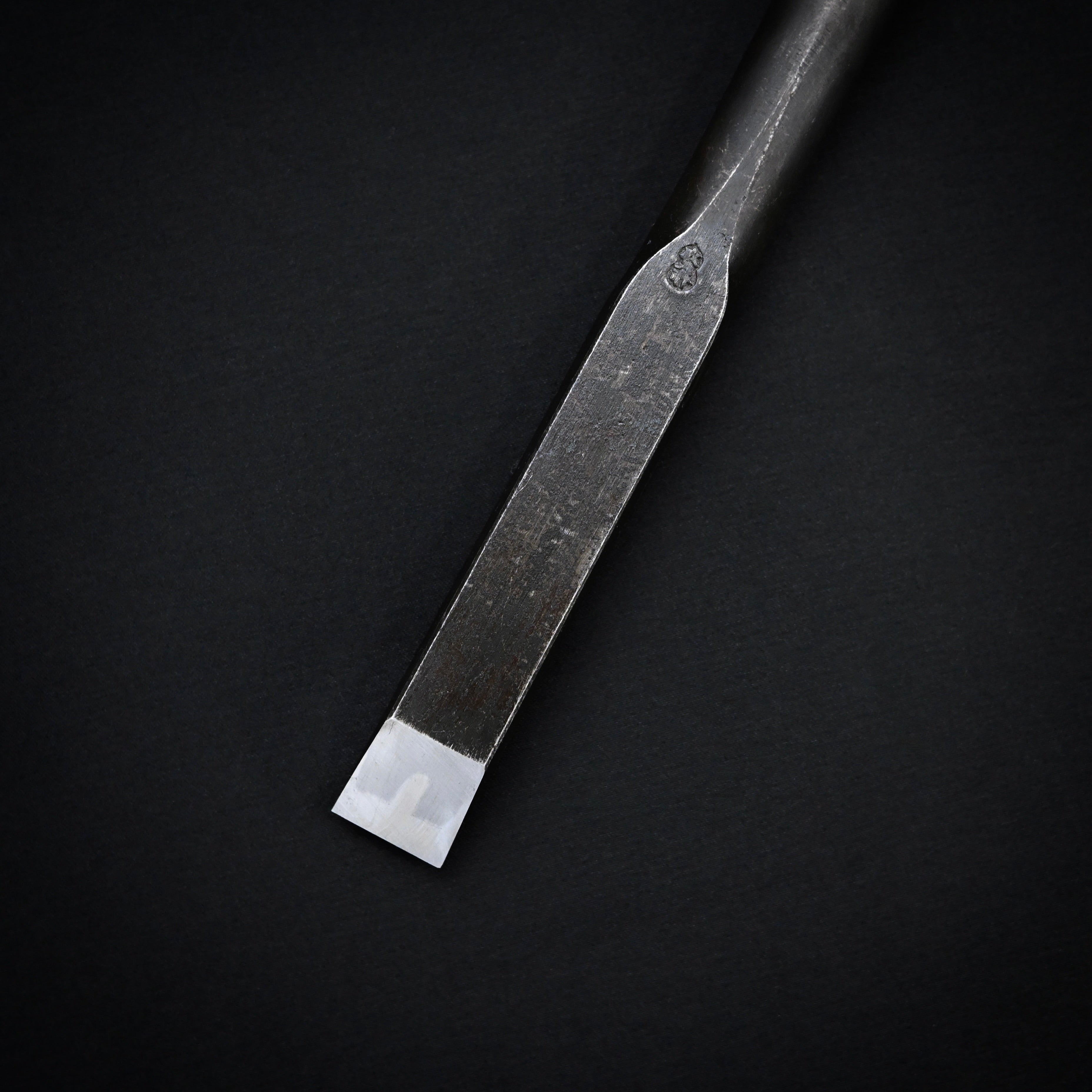 掘出し物 二代目左久作 山型刃 叩き鑿 池上喬庸作 18mm #1 Old stock Hidari Hisasaku 2rd Timber chisels by Ikegami Takanobu Tatakinomi