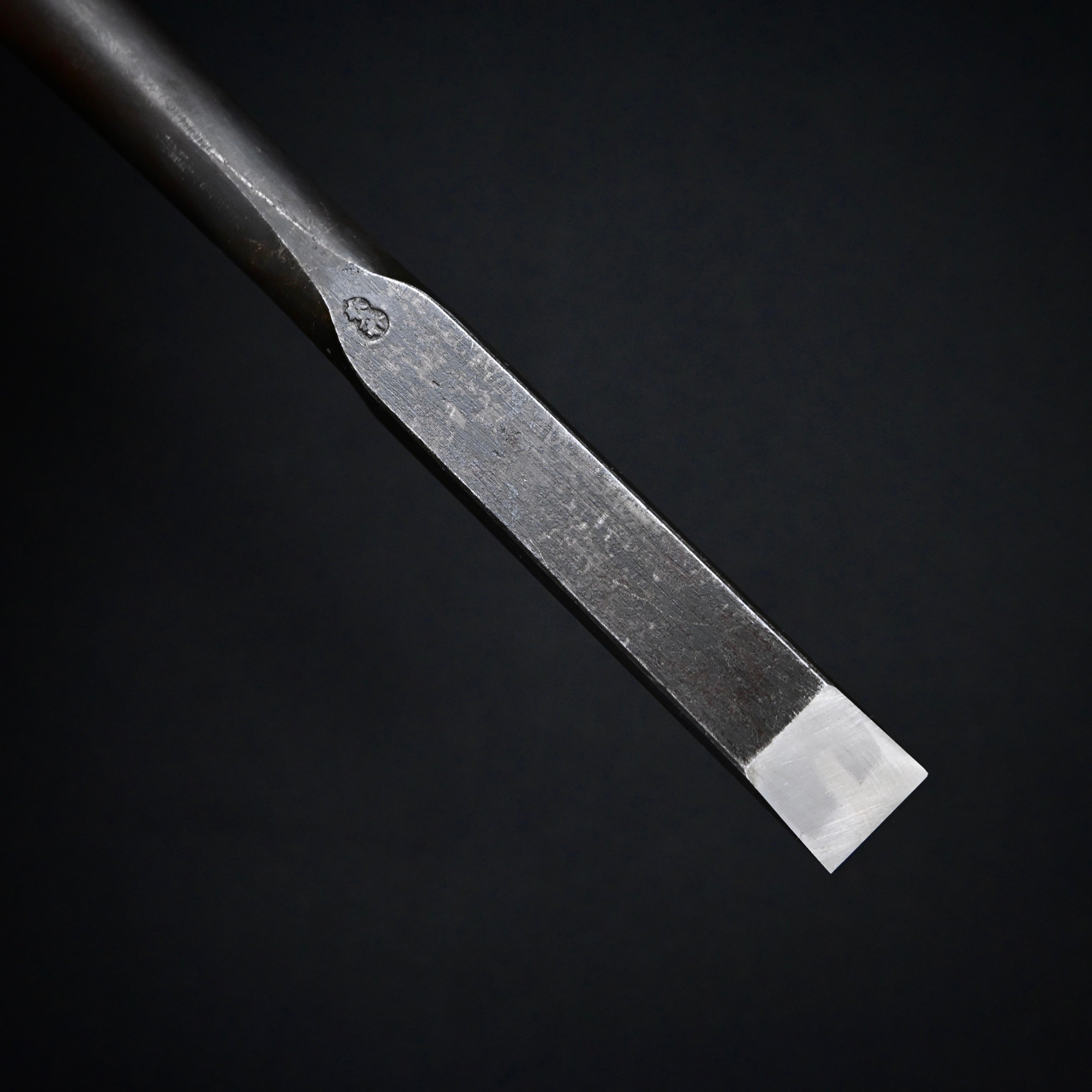 掘出し物 二代目左久作 山型刃 叩き鑿 池上喬庸作 18mm #1 Old stock Hidari Hisasaku 2rd Timber chisels by Ikegami Takanobu Tatakinomi