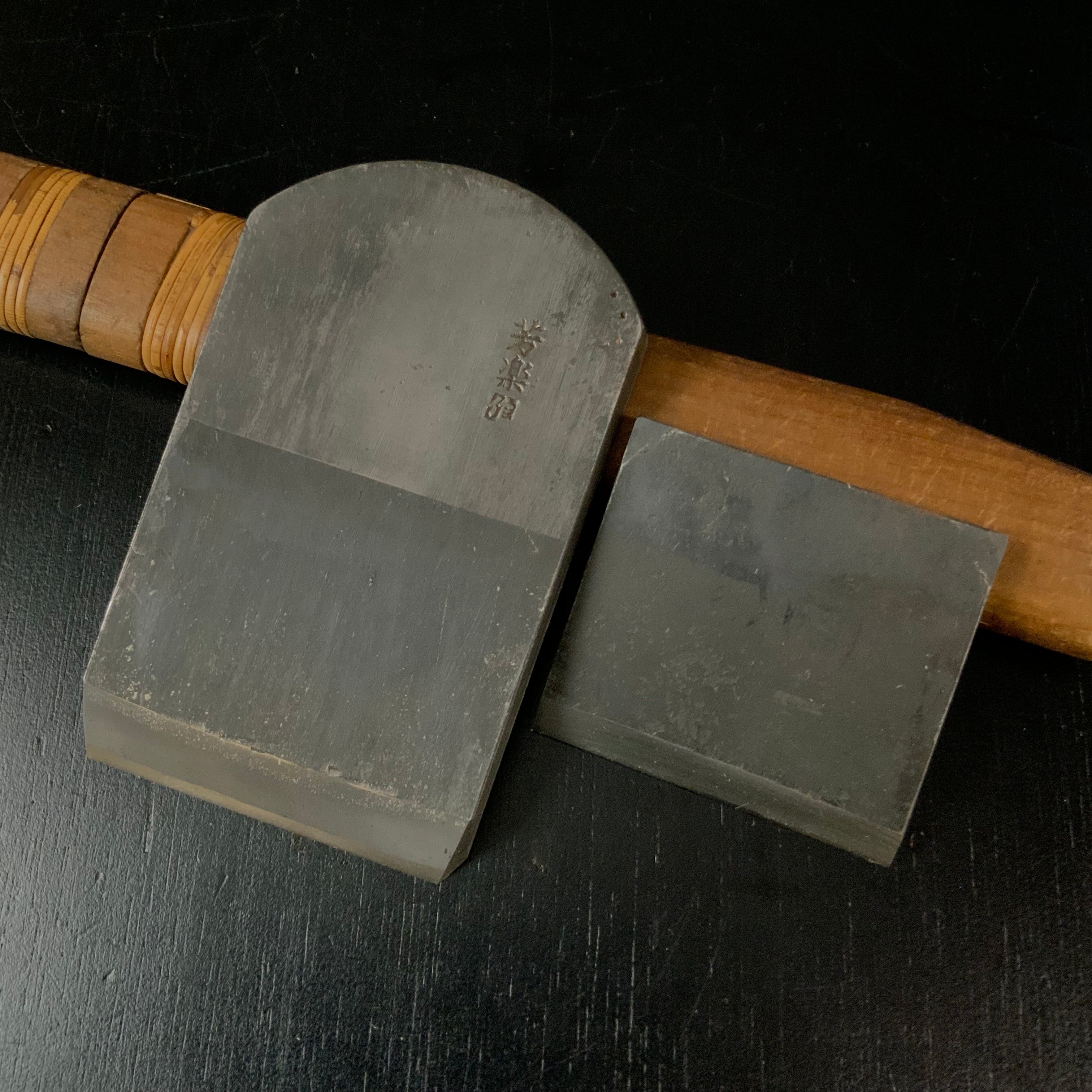 Kachofugetsu Teshinsaihouraku Smoothing Plane (Kanna) 鉄心斎芳楽作 花鳥風月 仕上げ鉋 70mm