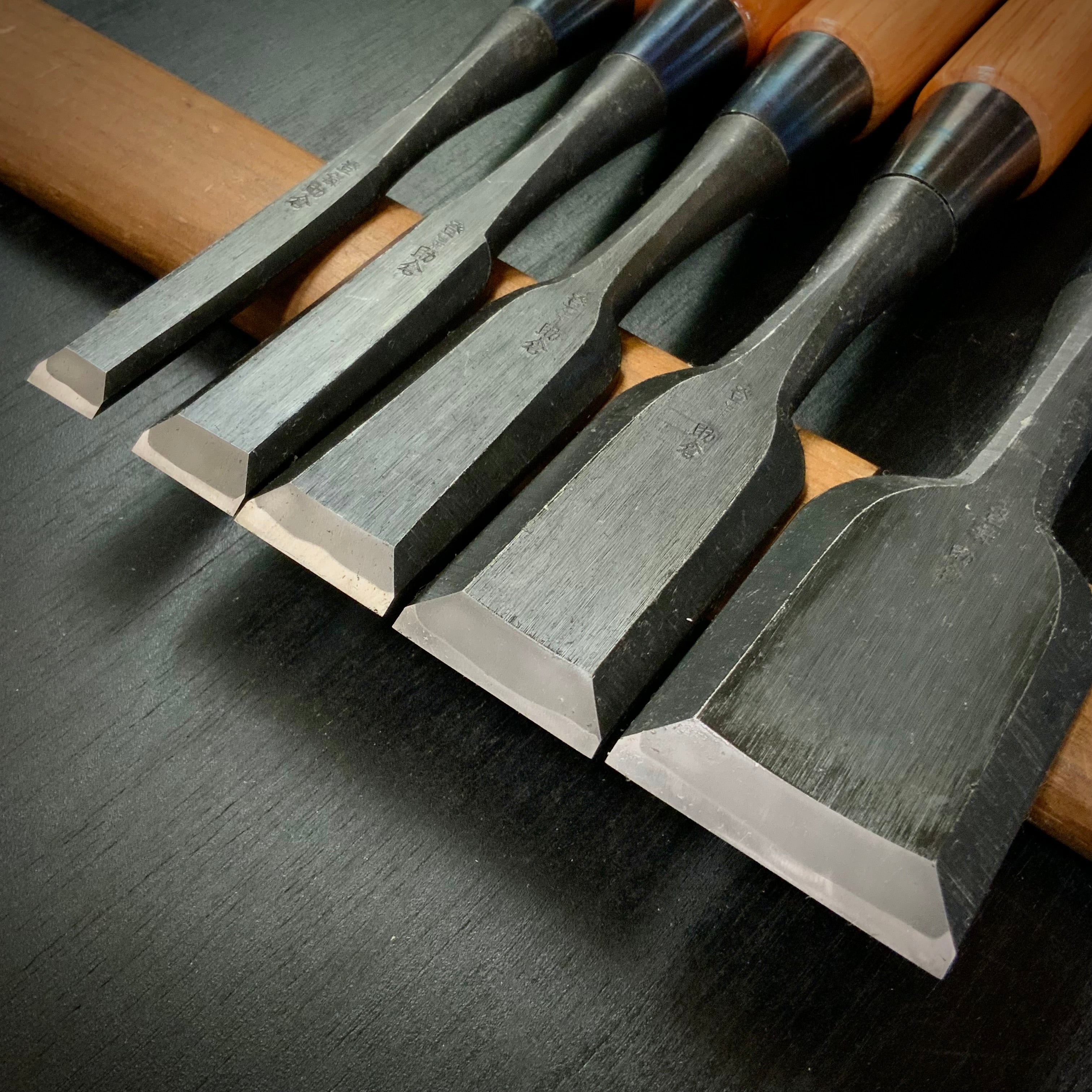 Sukekura Bench chisels set with White steel 5pc / 助倉 追入組鑿 5本組 白紙鋼 Oirenomi