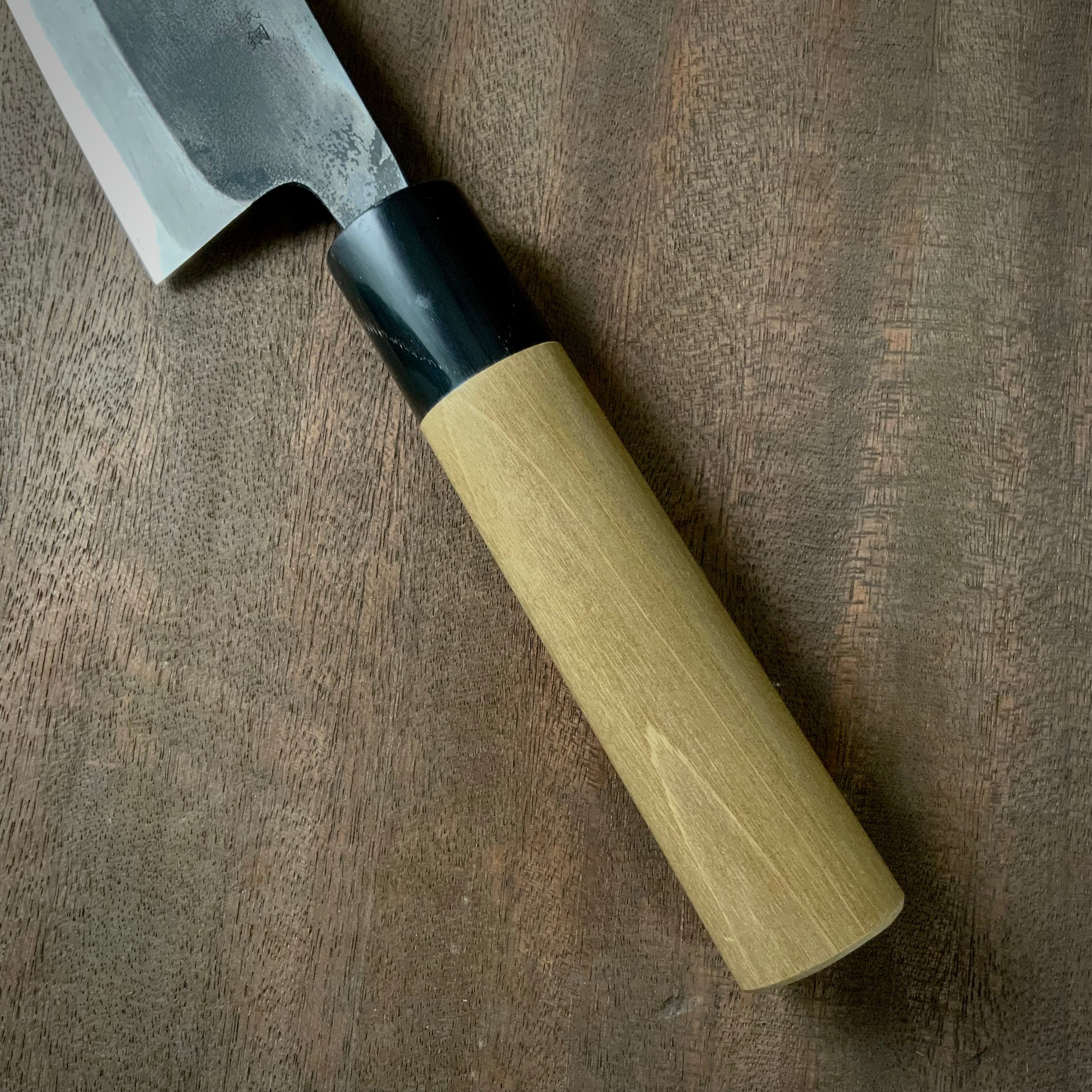 Gihei Santoku Bocho with blue steel / 義平 三徳包丁 青紙付 165mm