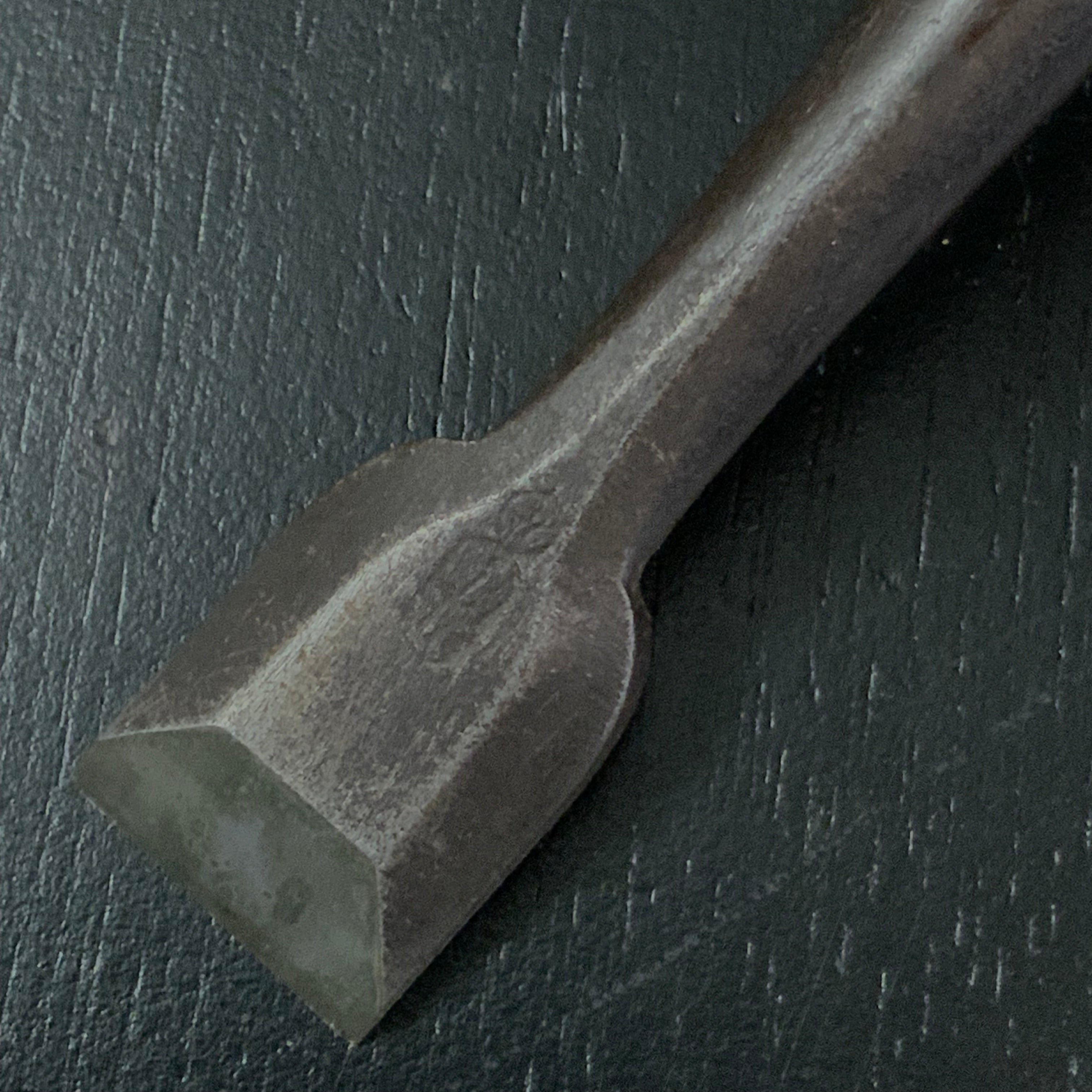 Used Sukechika Bench chisels by Tokyo smith 掘出し物 助近 藤倉萬之助作 追入鑿 18mm
