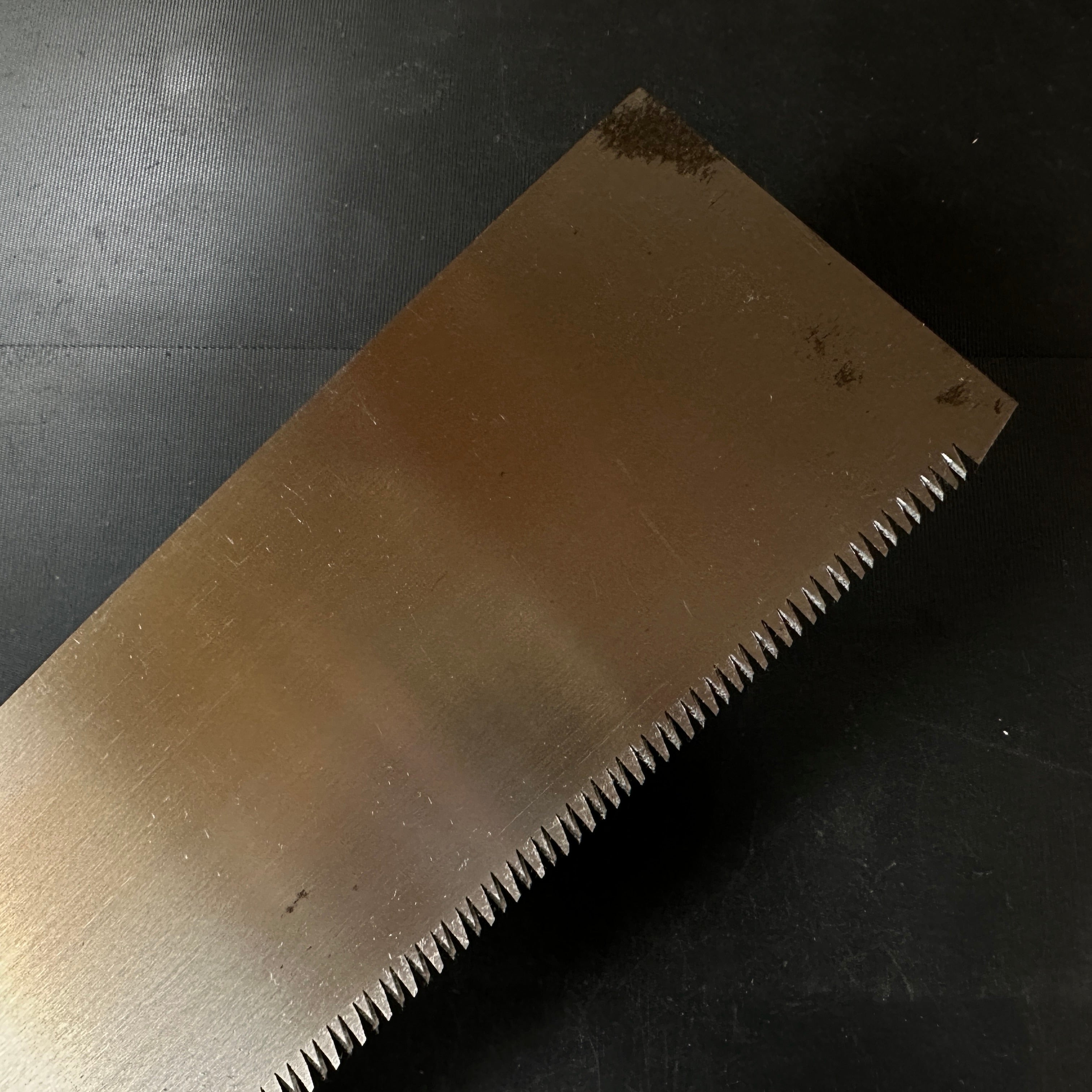 #K3 Ready to use! Old stock Single Edge Cross cut Hand Made Saw with Eddy Type Handles set by Kurashige 直ぐ使い 倉重栄助氏目立 渦巻き柄 片刃鋸 横挽 300m