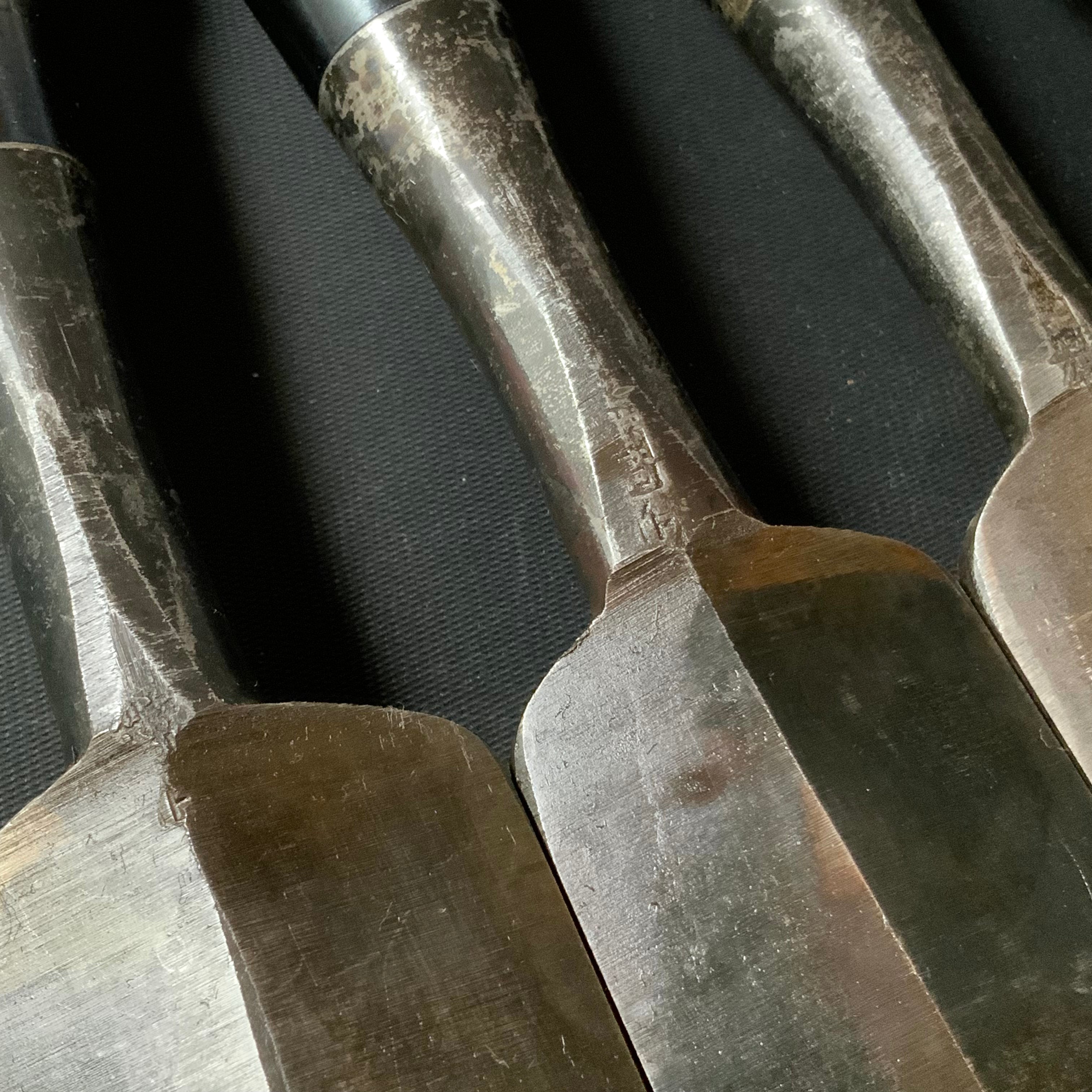 Iwazaki Dovetail Bench chisels set by Iwazaki Eisuke 岩崎永祐作 岩崎 追入鎬組鑿 Oirenomi