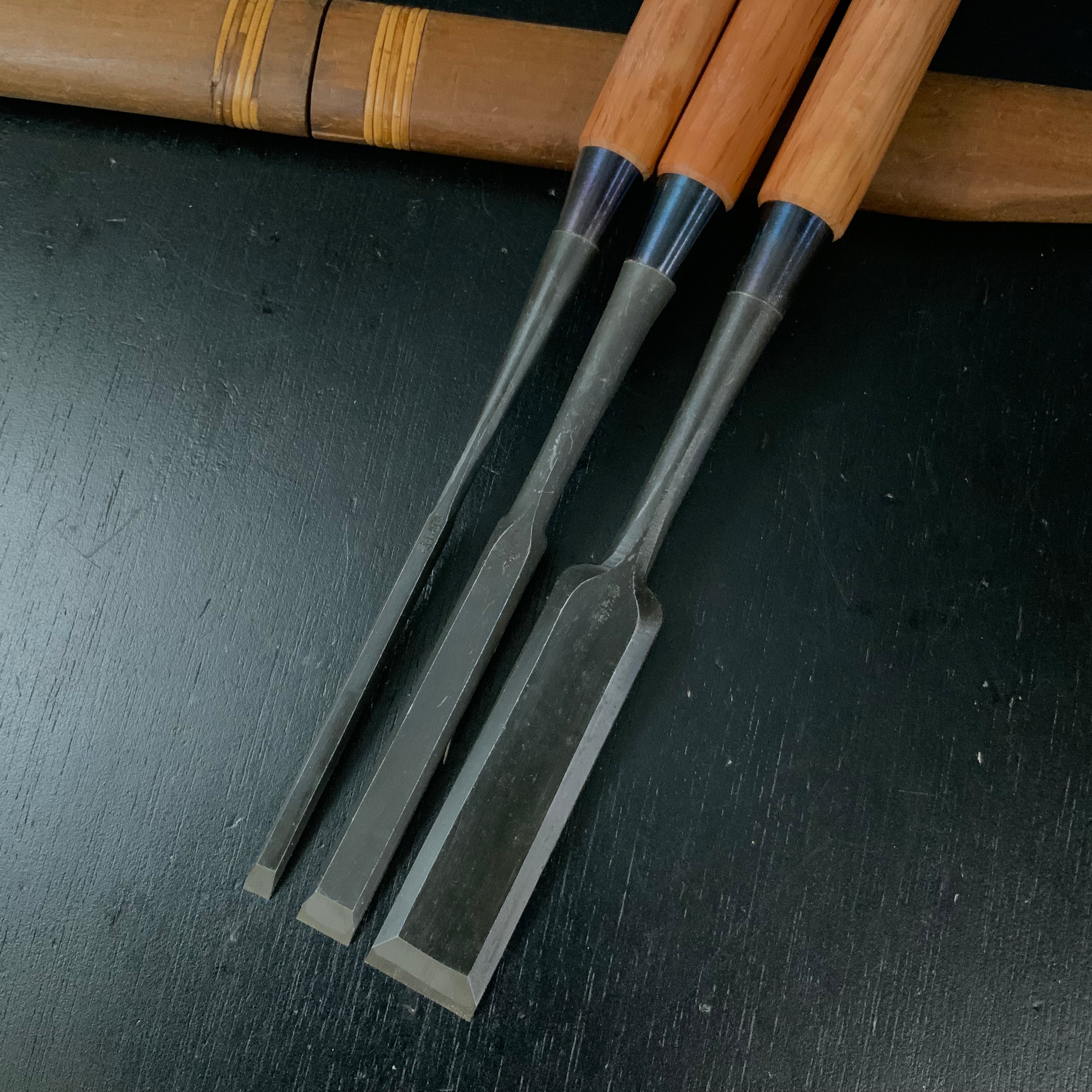 Old stock Yoshimasa Paring chisels Set (Usunomi) with white steel 掘出し物 善正 面取薄鑿 3本組