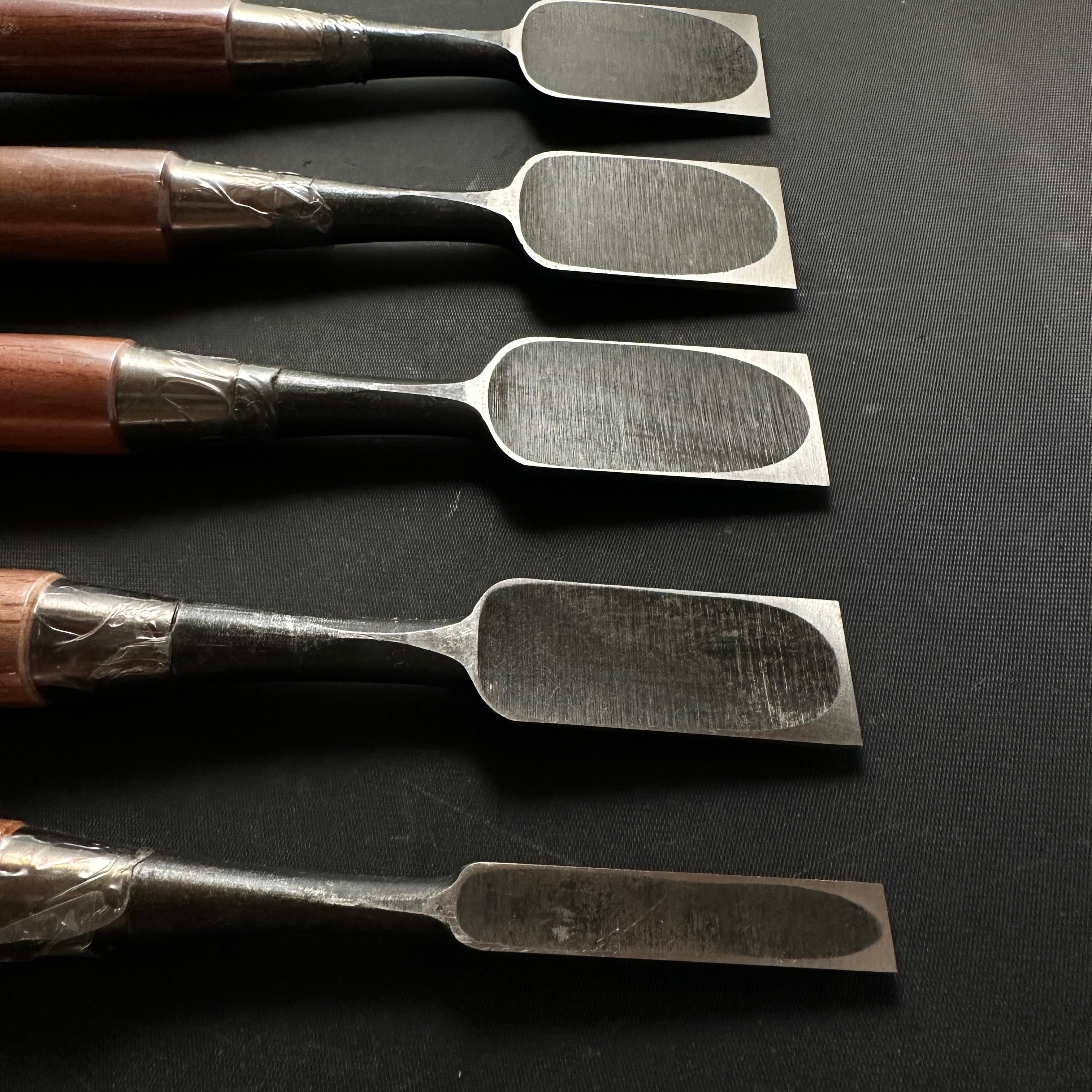 Kazuhirro Old stock Bench chisels set by Endou Kazuo 遠藤一雄作 かず弘 追入5本組鑿 Oiirenomi